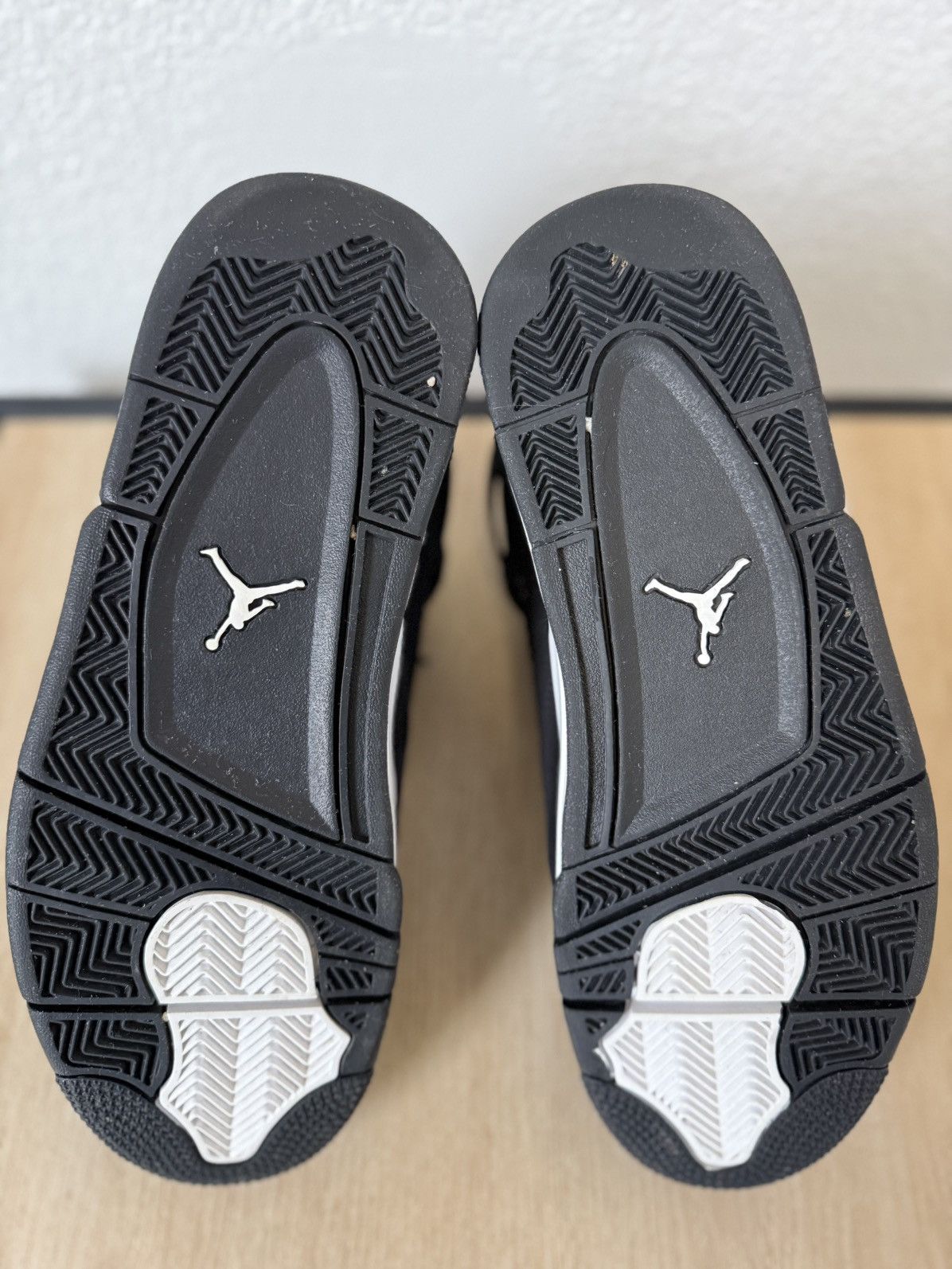 Jordan Brand Jordan 4 White Thunder 2024 Size US 9.5 / EU 42-43 - 8 Thumbnail