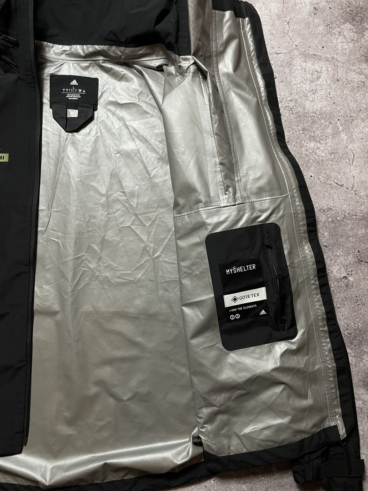 Adidas × Maharishi Adidas Arsenal x Maharishi Gore Tex Jacket Size L Size US L / EU 52-54 / 3 - 10 Thumbnail