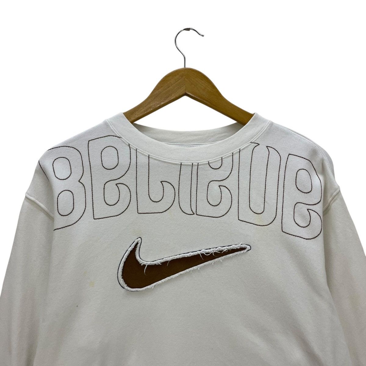 Nike 💥Vintage Nike Shaggy Swoosh Center Logo Crewneck Sweatshirt Size US M / EU 48-50 / 2 - 3 Thumbnail