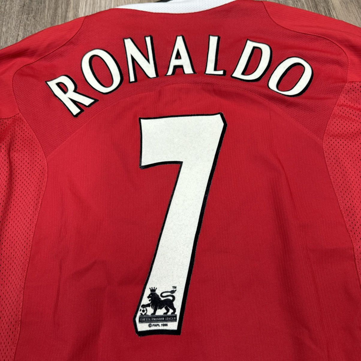 Nike Manchester united 04/06 home shirt #7 Ronaldo Size US M / EU 48-50 / 2 - 6 Thumbnail