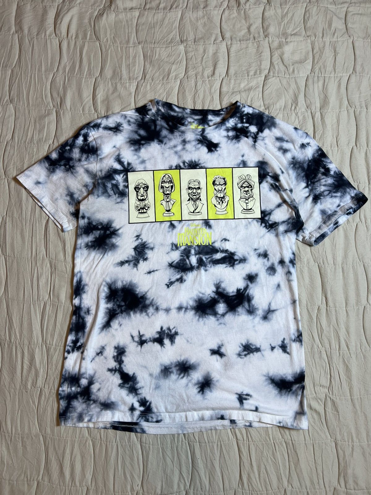 Disney Disney World Haunted Mansion T- Shirt Dread Family Busts Tie Size US S / EU 44-46 / 1 - 1 Thumbnail