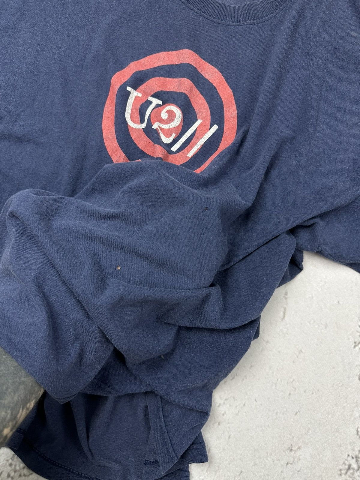 Band Tees Vintage 2005 U2 HOW TO DISMANTLE AN ATOMIC BOMB Shirt Tee Size US XL / EU 56 / 4 - 2 Thumbnail