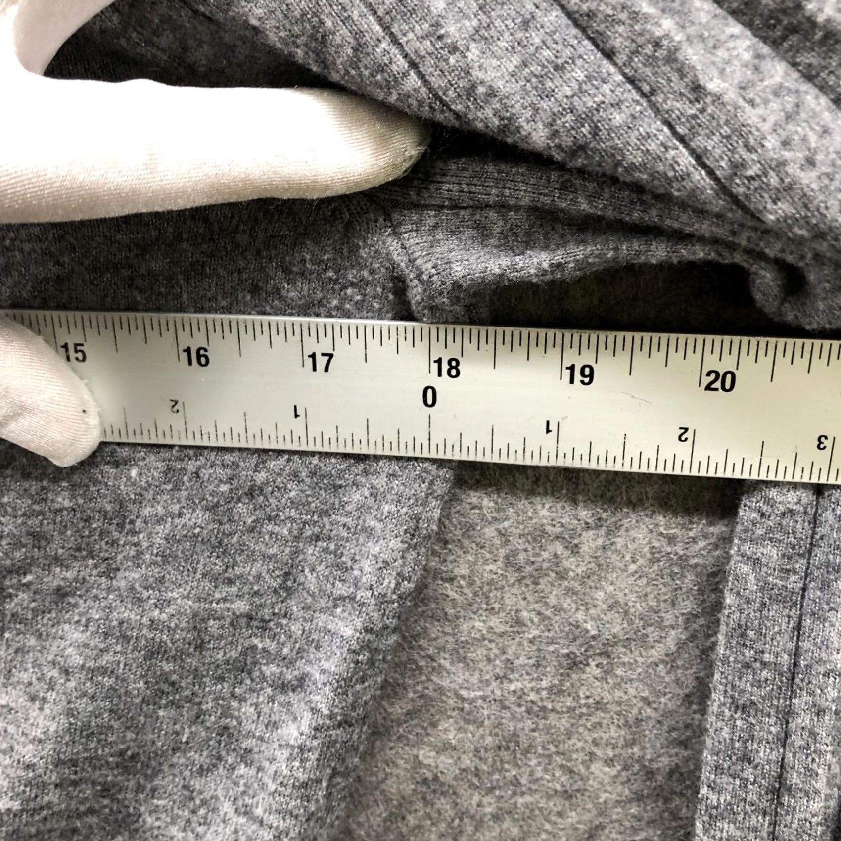 Loft VINTAGE Loft Pleated Balloon Sleeve Sweater Womens S Gray Crewneck Wool Blend Size S / US 4 / IT 40 - 7 Thumbnail