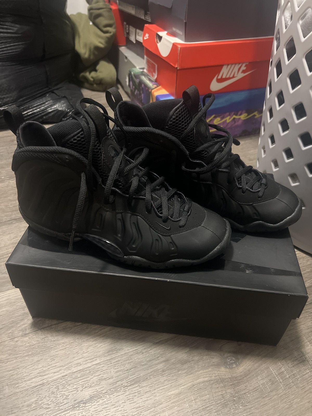 Nike Foamposite triple black 2024 Size US 7 / EU 40 - 3 Thumbnail