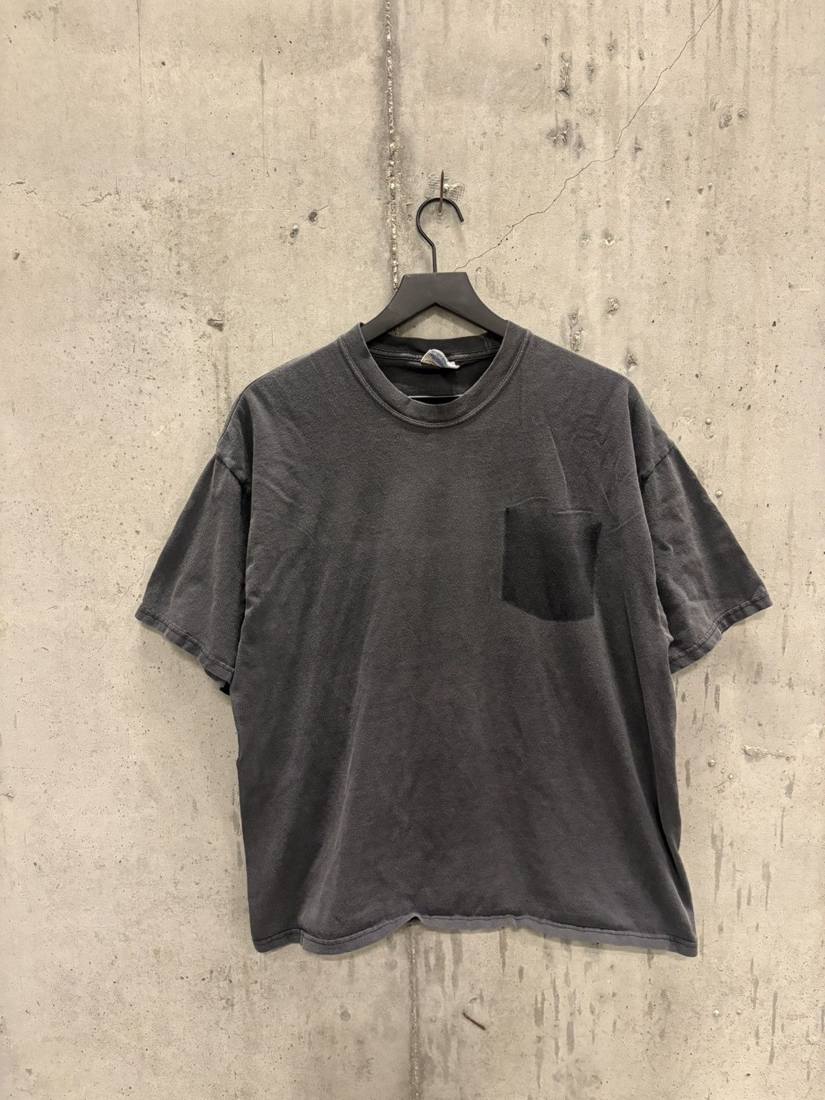 Vintage Vintage Blank Shirt Thrash Fade Distressed Grunge Band Boxy Size US XL / EU 56 / 4 - 1 Thumbnail