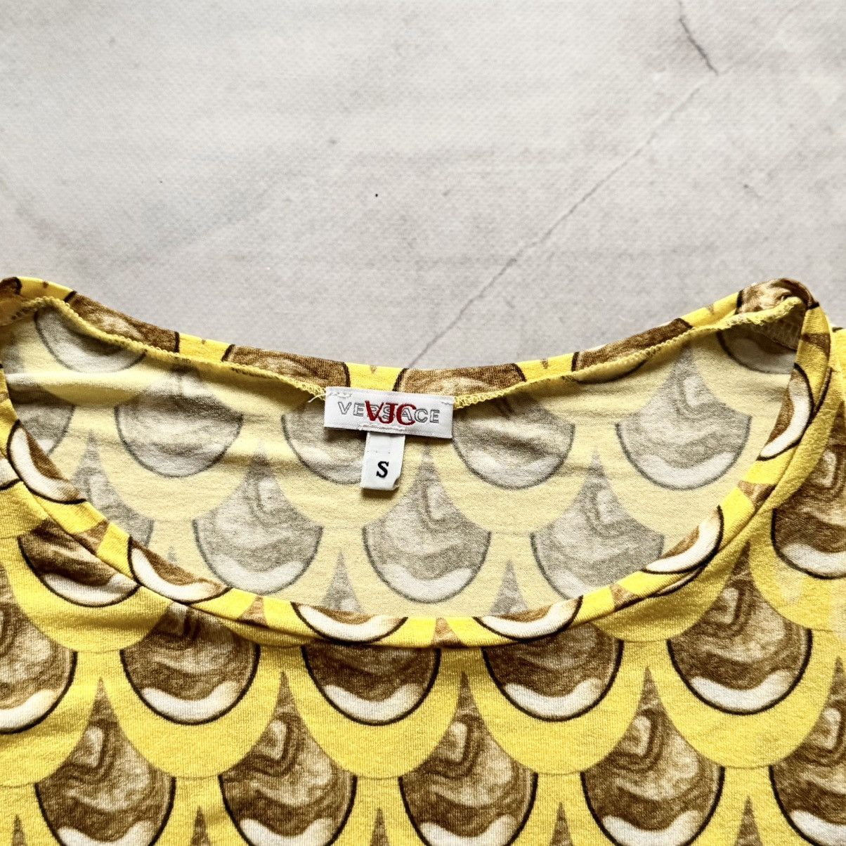 Versace Jeans Couture Vintage Versace Monogram Chain Small Logo T-shirt Tee Y2K Size S / US 4 / IT 40 - 4 Thumbnail