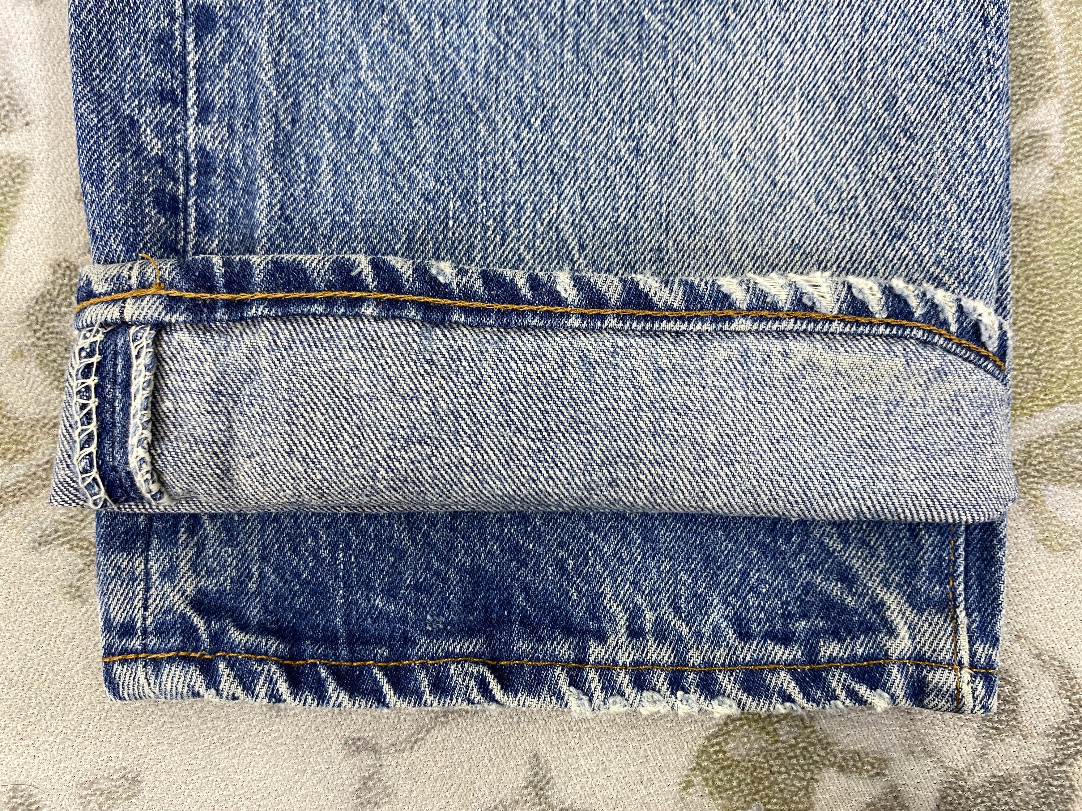 Levi's 80's Blue Wash Vintage Levi's 501 35x27.5 Denim -JN1592 Size US 35 - 11 Thumbnail