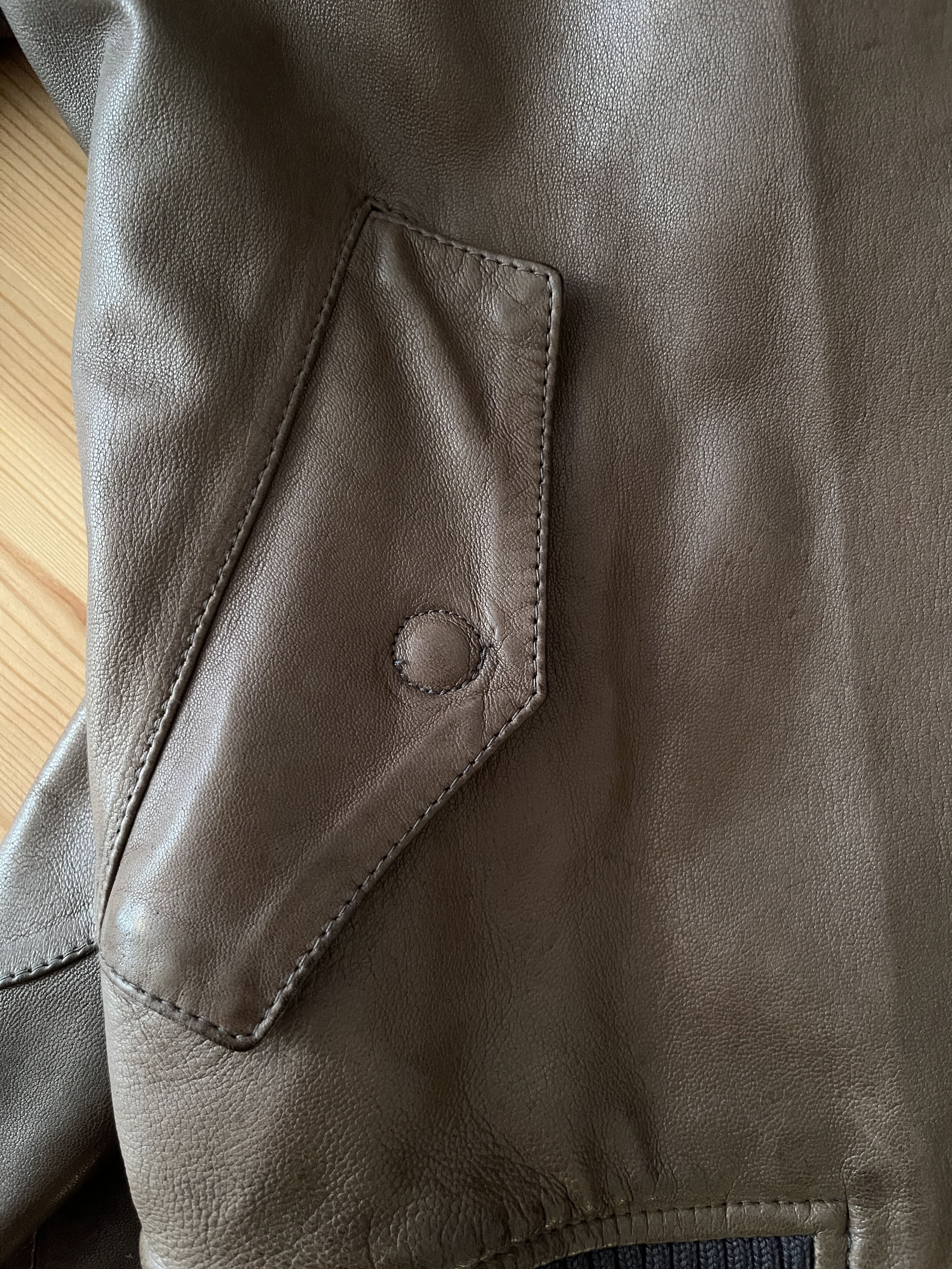 Band Of Outsiders Band of Outsiders Brown Calfskin Leather Jacket, size 1 Size US S / EU 44-46 / 1 - 8 Thumbnail