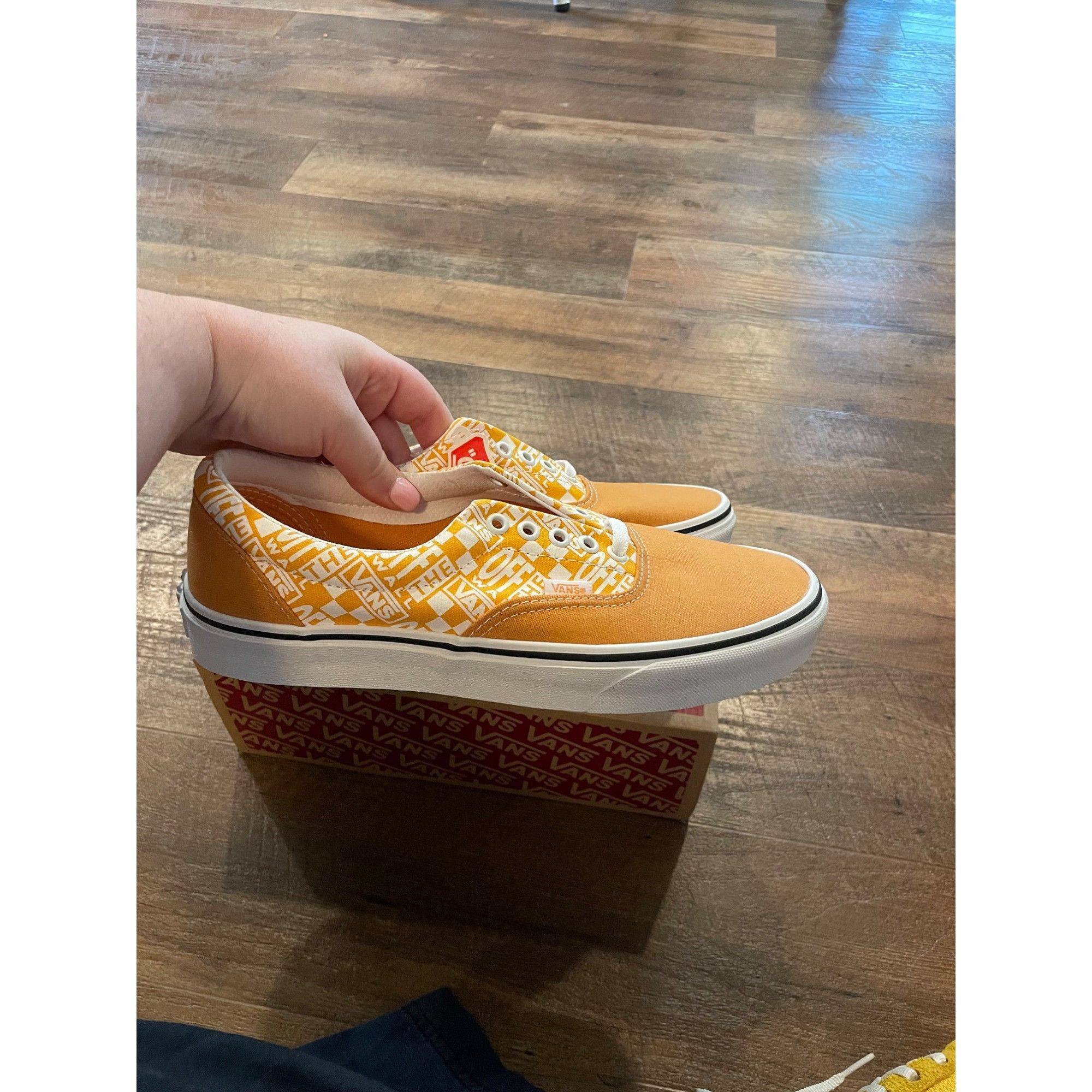 Vans Vans Era Off The Wall Golden Nugget VN0A54F13S61 Men’s 9 Wom Size US 9 / EU 42 - 1 Thumbnail