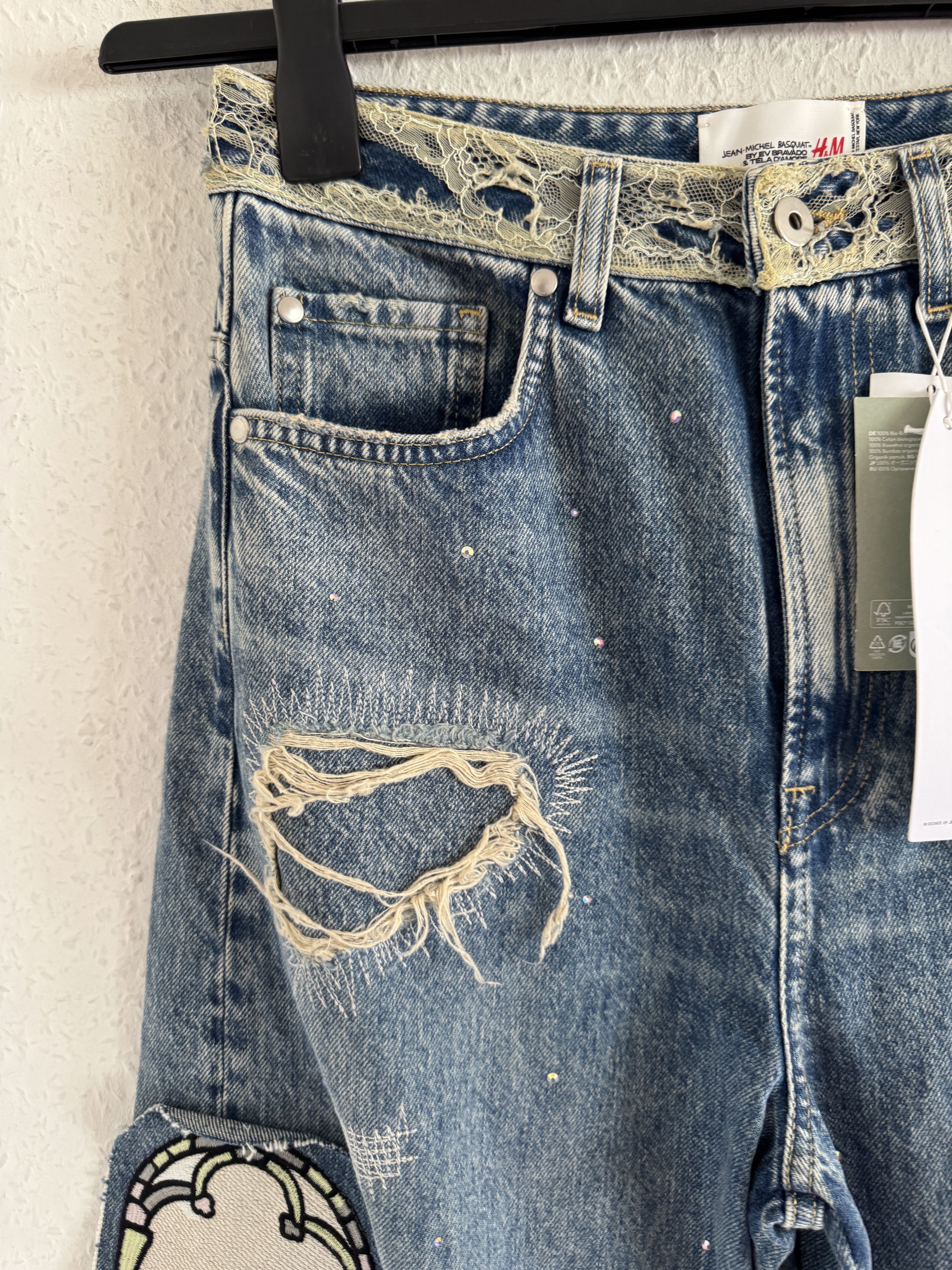 H&M × Jean-Michel Basquiat × Who Decides War Distressed rhinestone graphic jeans Size US 30 / EU 46 - 4 Thumbnail