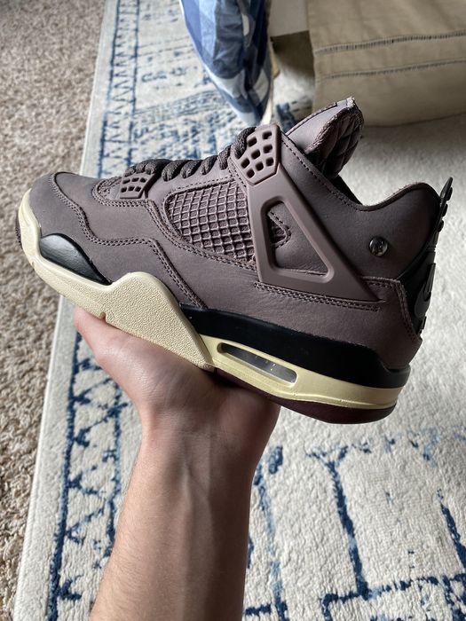 Burgundy sales jordan 4