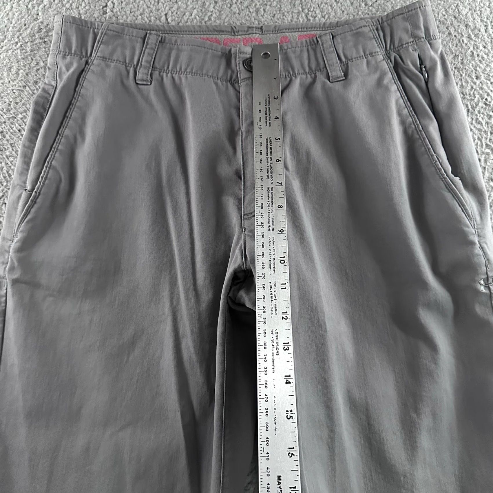 Under Armour VINTAGE? No, Under Armour Mens Pants Gray 33x32 Chino Tech Hybrid Polyester Blend Size US 33 - 6 Thumbnail