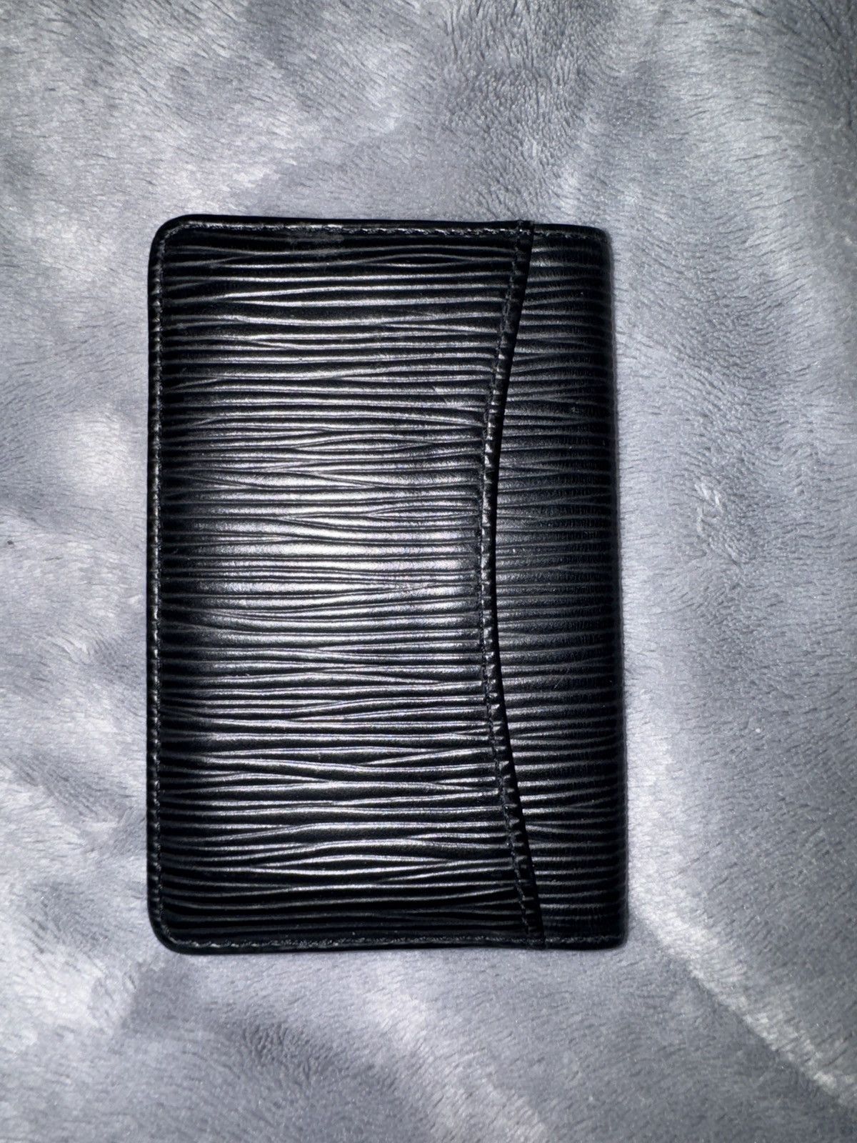 Louis Vuitton Authentic Louis Vuitton Black Epi Card Holder Size ONE SIZE - 3 Thumbnail