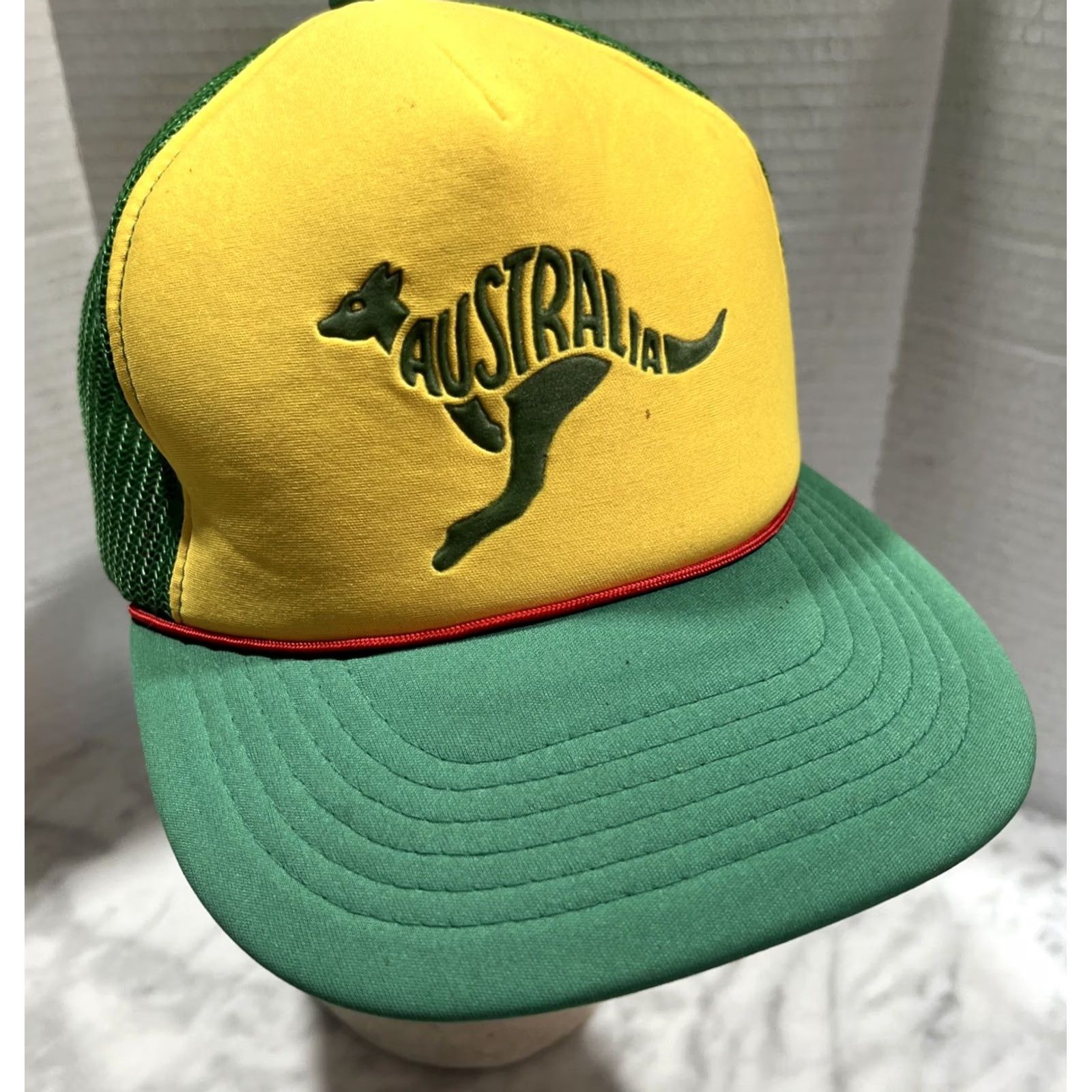 Vintage VINTAGE Australia Kangaroo Souvenir Snapback Trucker Hat Green Yellow Rope Size ONE SIZE - 2 Thumbnail