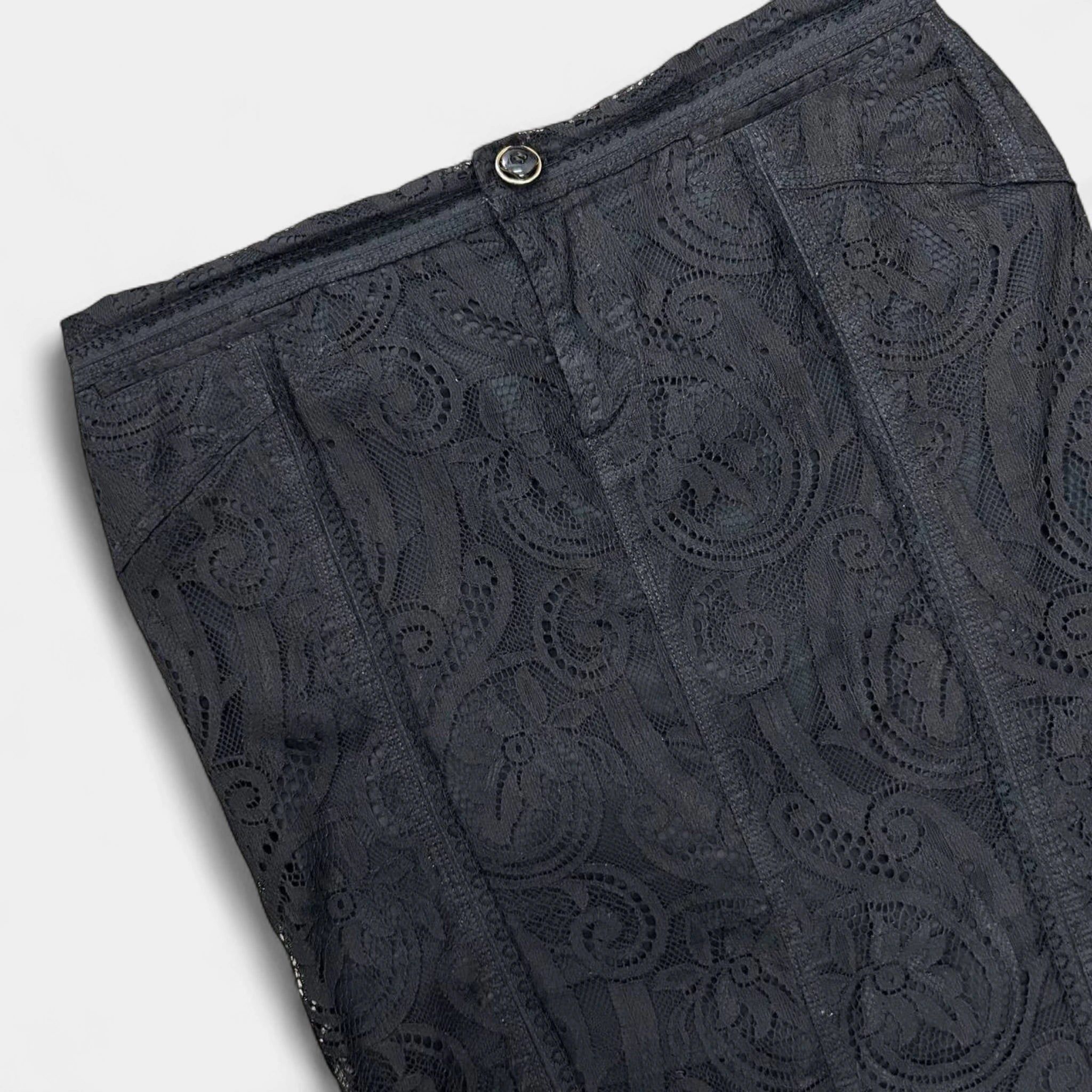 Dolce & Gabbana Dolce & Gabbana Black Venecian Lace Pencil Skirt Size 32" / US 10 / IT 46 - 2 Thumbnail