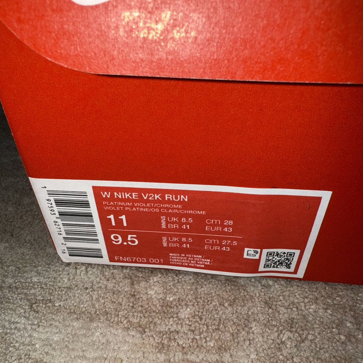 Nike Nike V2K Run Women’s Size 11 Men’s Size 9.5 Size US 11 / IT 41 - 7 Thumbnail