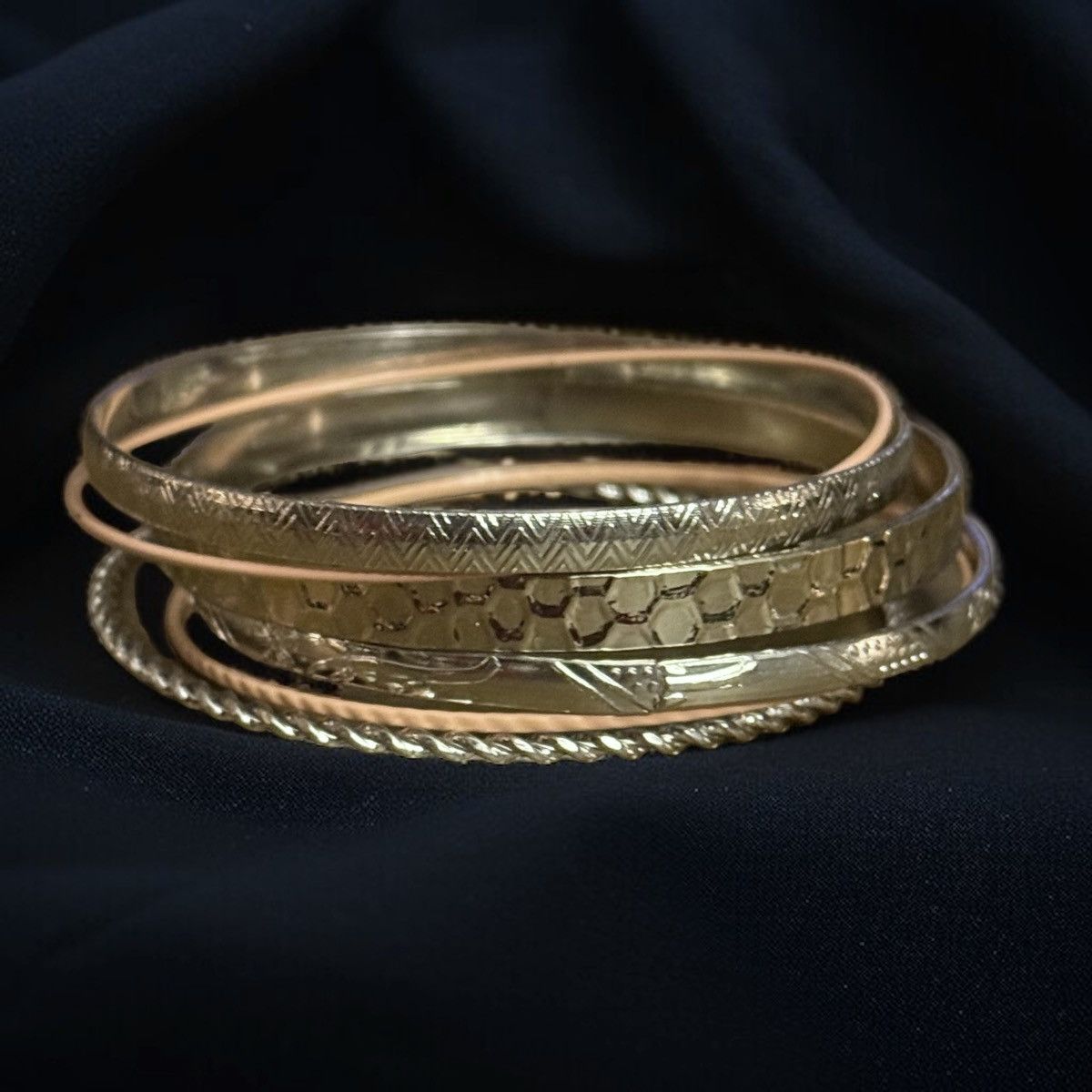 Other Silver tone bangle bracelet set Size ONE SIZE - 1 Thumbnail