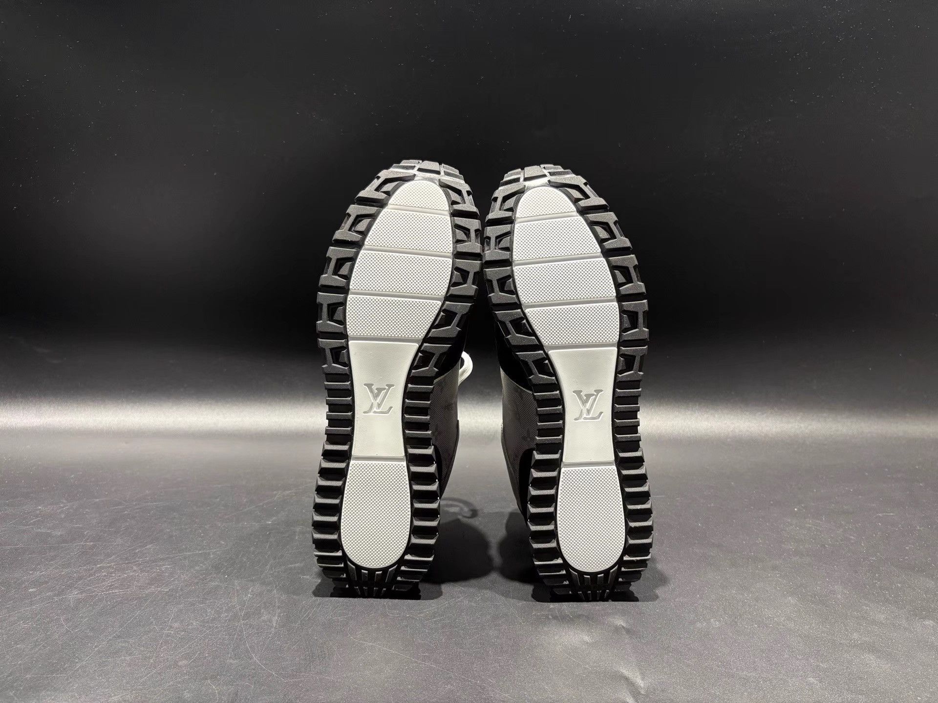 Louis Vuitton Louis Vuitton Colorblock Monogram Low-Top Shoes K36 Size US 11 / EU 44 - 4 Thumbnail