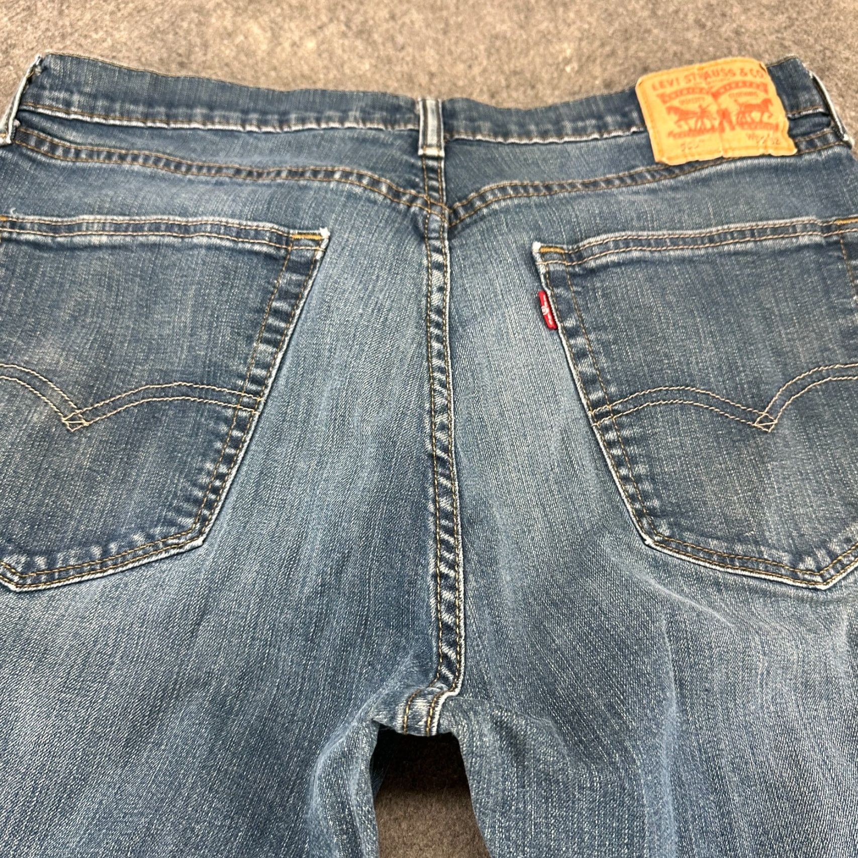 Levi's Levi's 505 Jeans Mens 36x32 Blue Regular Fit Straight Medium Wash Cotton Stretch Jeans Mens 36 Blue Regular Straight 505 Levi's 500 Series Vintage No Size US 36 / EU 52 - 7 Thumbnail