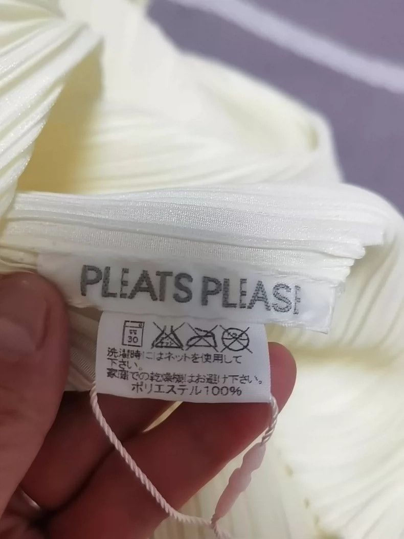 Issey Miyake Issey Miyake A beige pleated cardigan Size XL / US 12-14 / IT 48-50 - 4 Thumbnail