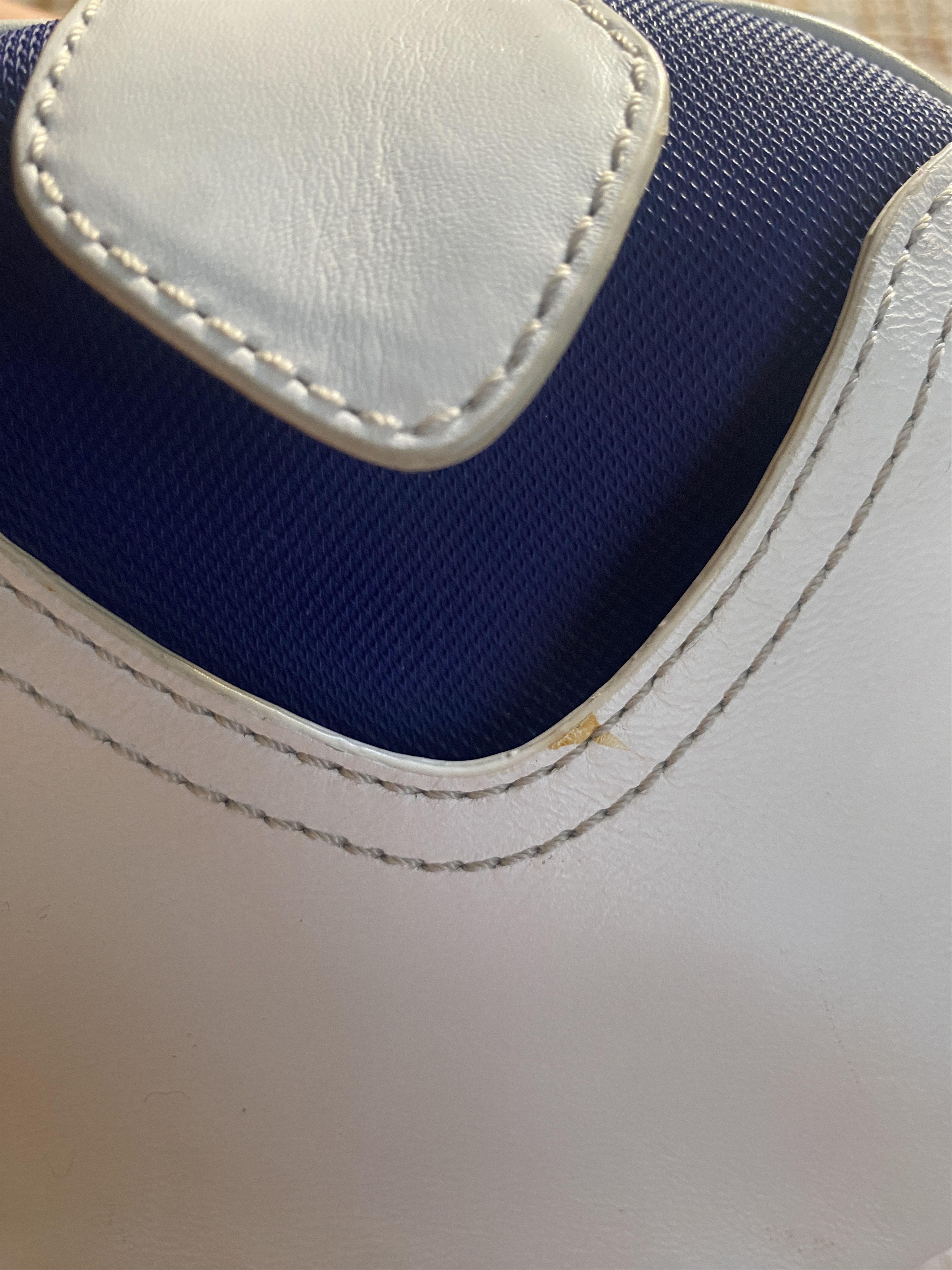 Lacoste Rare Lacoste Barrel Bag – Navy & White PVC Size ONE SIZE - 8 Thumbnail