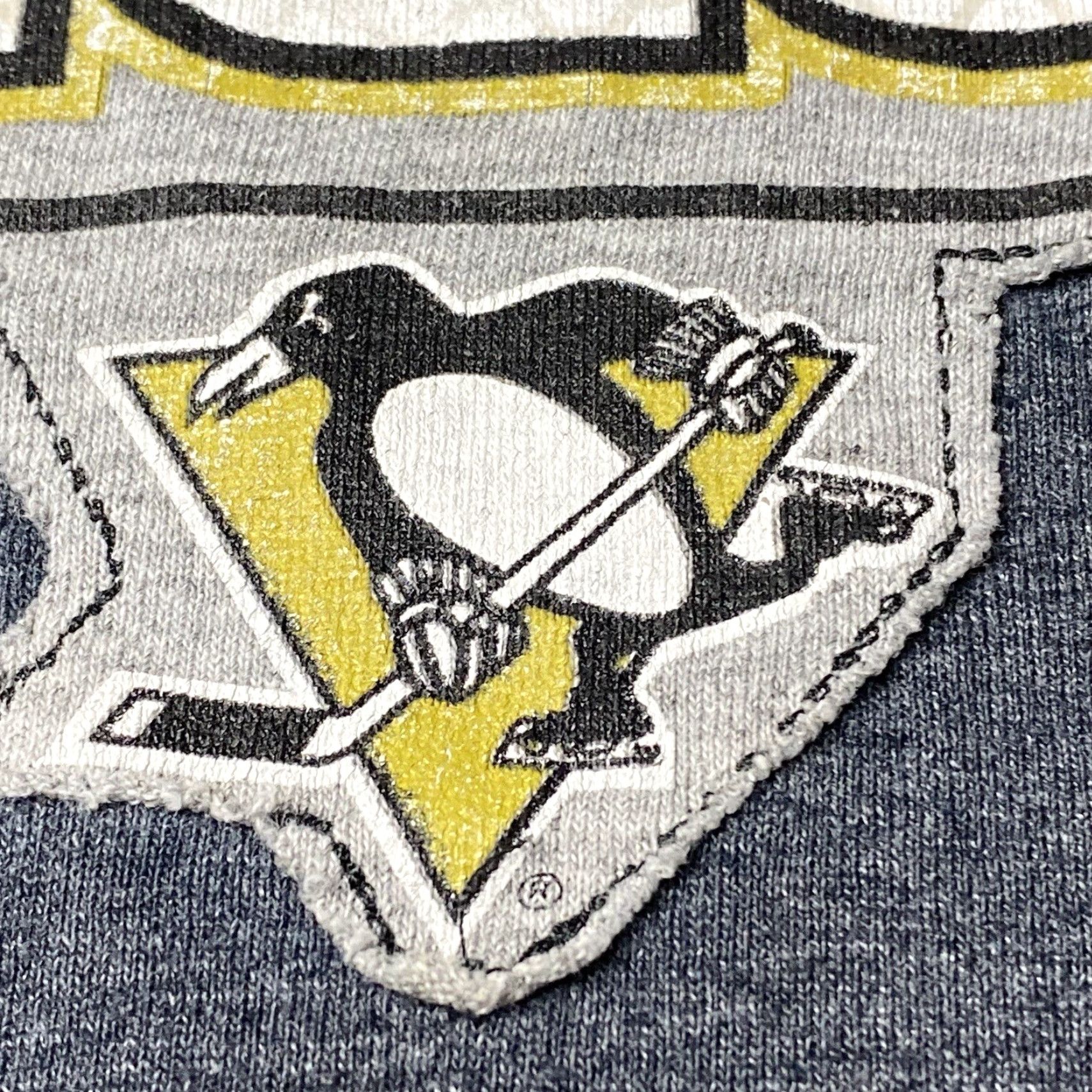 Fruit Of The Loom VINTAGE Pittsburgh Penguins T-Shirt Unisex Adults 3XL Gray 90s Sports Mens Womens Ballpark? Size US XXL / EU 58 / 5 - 2 Thumbnail