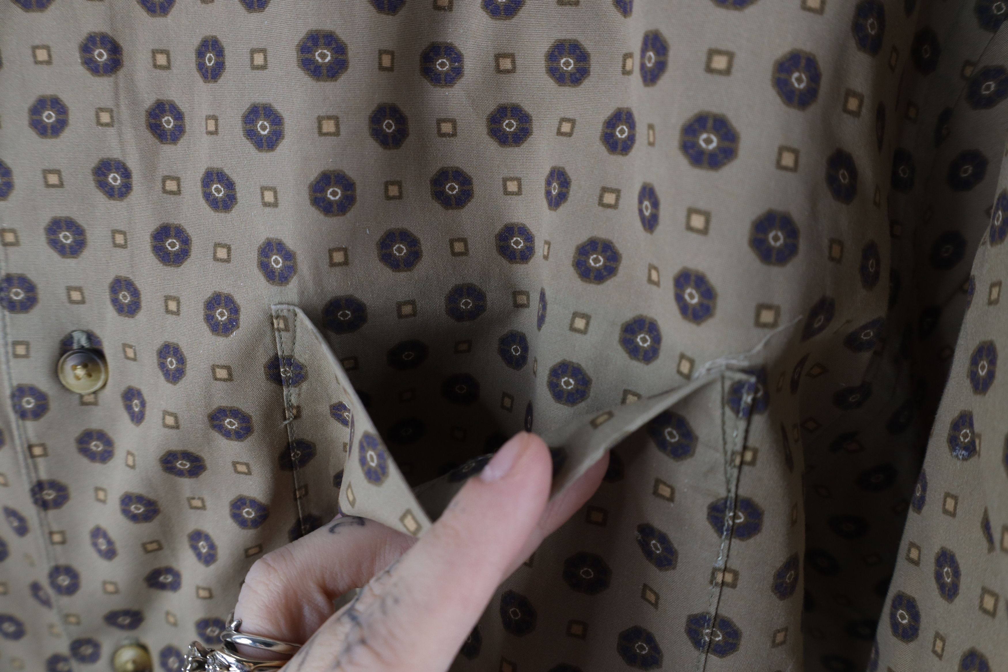 Vintage Vintage 90s Streetwear Geometric Short Sleeve Button Shirt Size US M / EU 48-50 / 2 - 5 Thumbnail