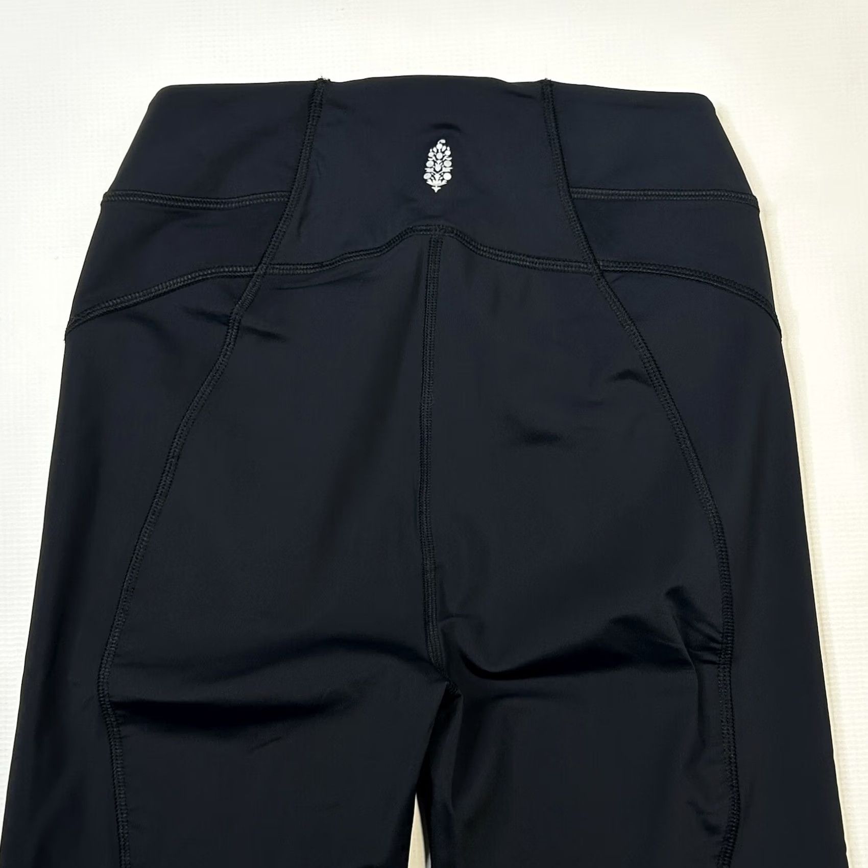 Free People FP Movement Free People Leggings Cropped Womens S Black Nylon Spandex Pull On Running & Jogging Slim Inseam 16" Size 28" / US 6 / IT 42 - 6 Thumbnail