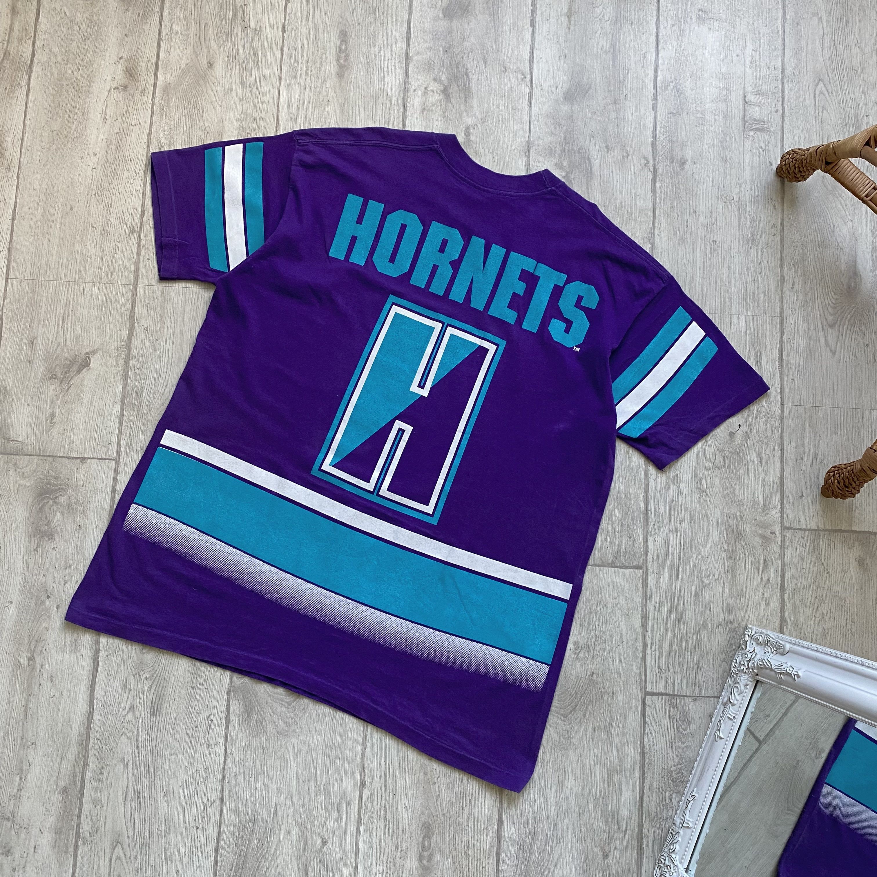 NBA 🏀 90S Vintage NBA Charlotte Hornets Single Basketball Tee Size US XL / EU 56 / 4 - 2 Thumbnail