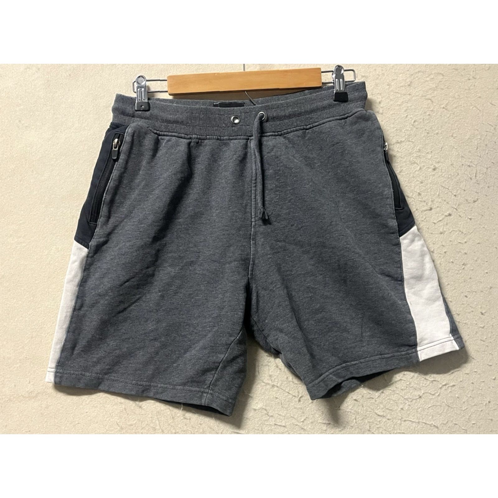 Vintage Valor Collective Men's Active Panel Shorts Athletic Gray Black White Size S Size US 29 - 2 Thumbnail