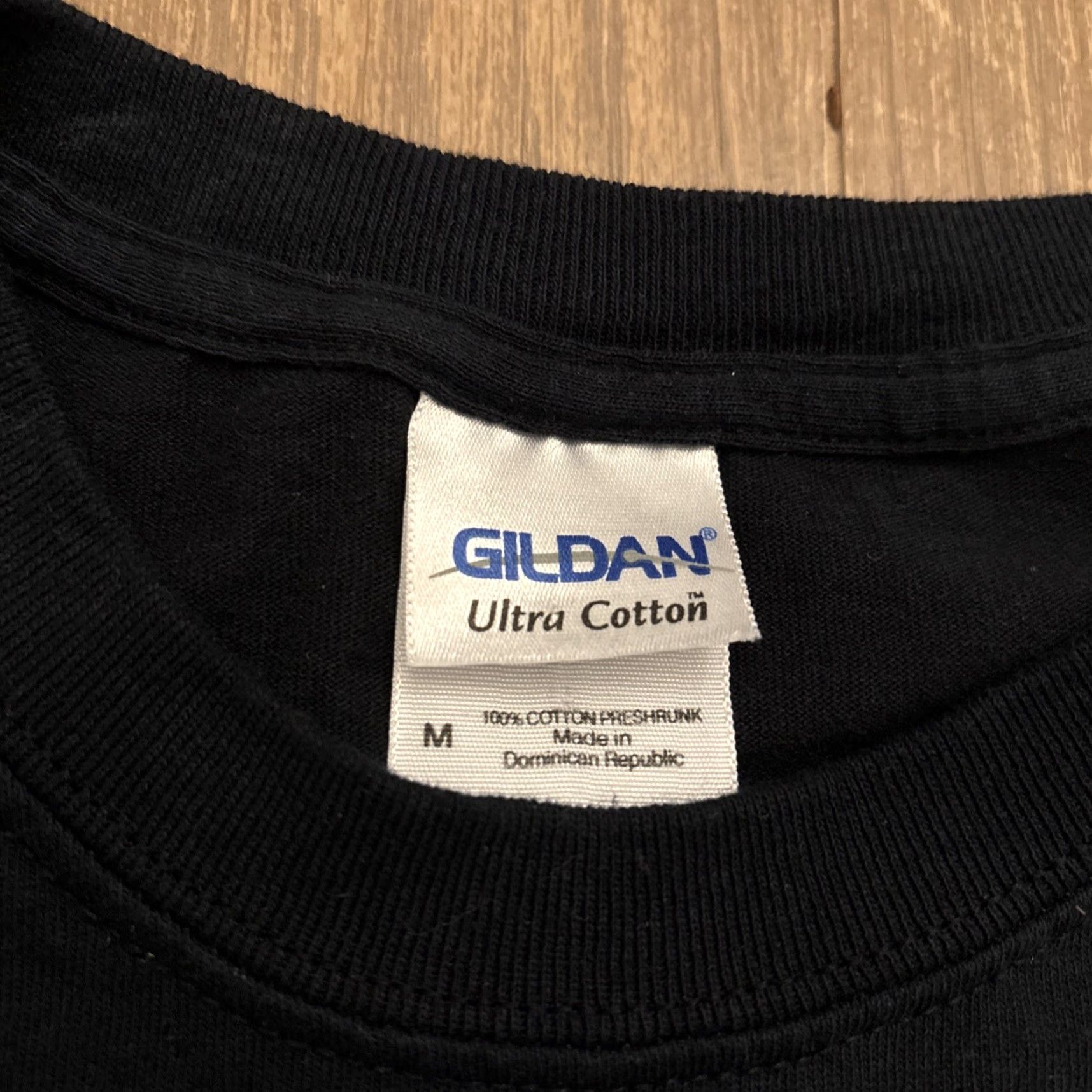 Gildan VINTAGE Gildan Ultra Cotton Double Down Saloon Las Vegas T-Shirt Sz M Black Men Graphic Shirt Size US M / EU 48-50 / 2 - 3 Thumbnail