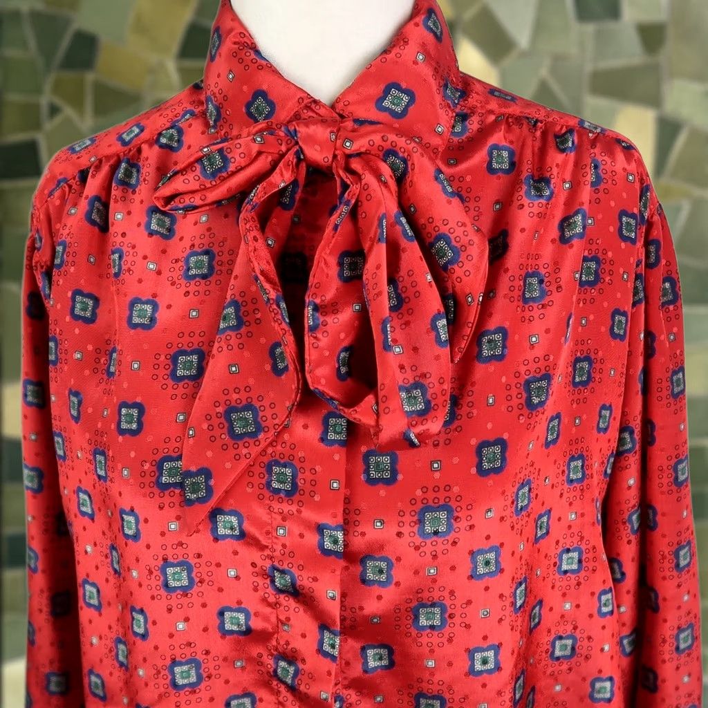 Vintage Vintage Alfred Dunner Blouse 14 Red Blue 90s Scarf Print Satin Tie Bow Top Size XL / US 12-14 / IT 48-50 - 1 Thumbnail