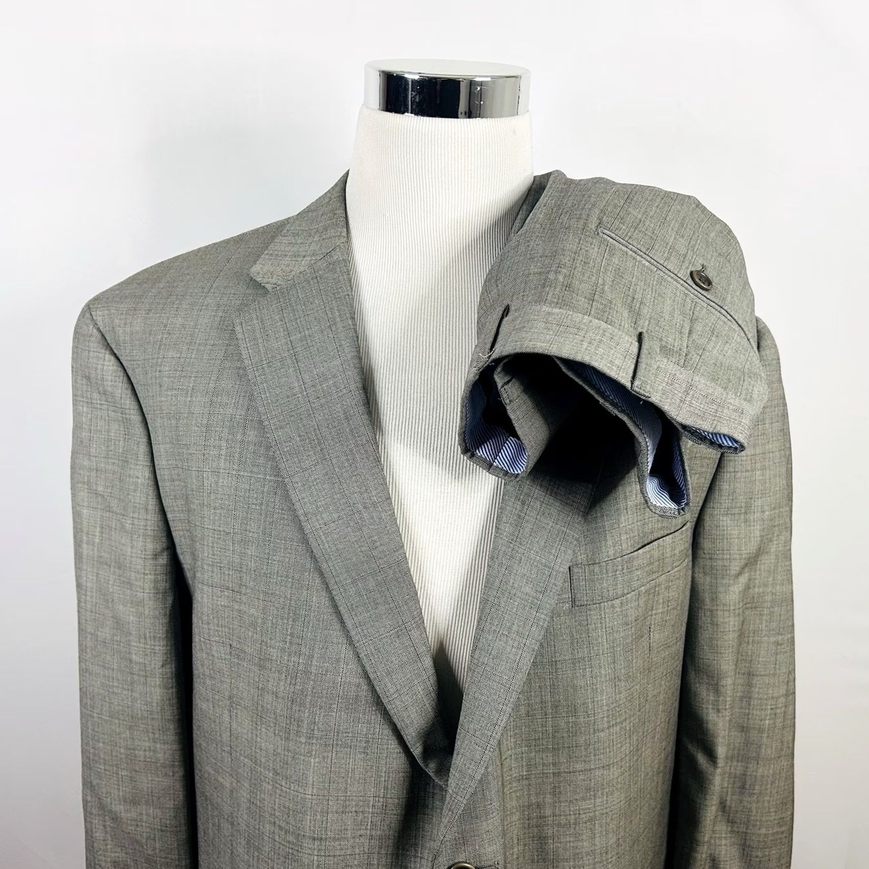 Tommy Hilfiger Tommy Hilfiger 46L Suit 40x32 Pleated 100% Wool Gray Two Button Lined Vented Wool Suit Mens 2 Piece Wide Notch Lapel Regular Fit 46/40 Gray Vintage No Size 40R - 2 Thumbnail