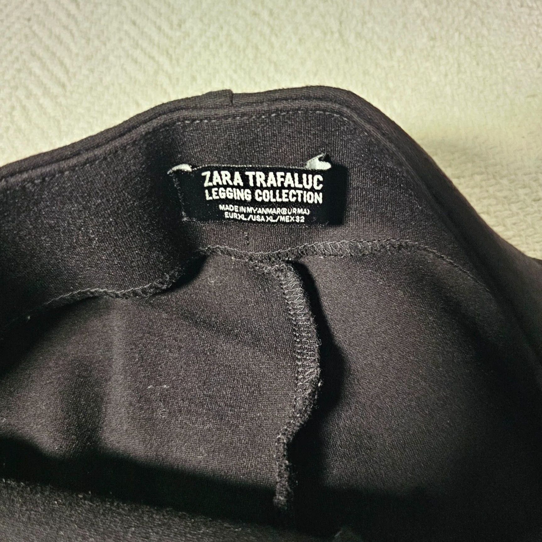 Zara Zara Trafaluc Collection Pants Women XL Black Cropped Stretch Pull On Polyester Ponte Rhinestone 90s Womens Size 40" / US 18 - 3 Thumbnail