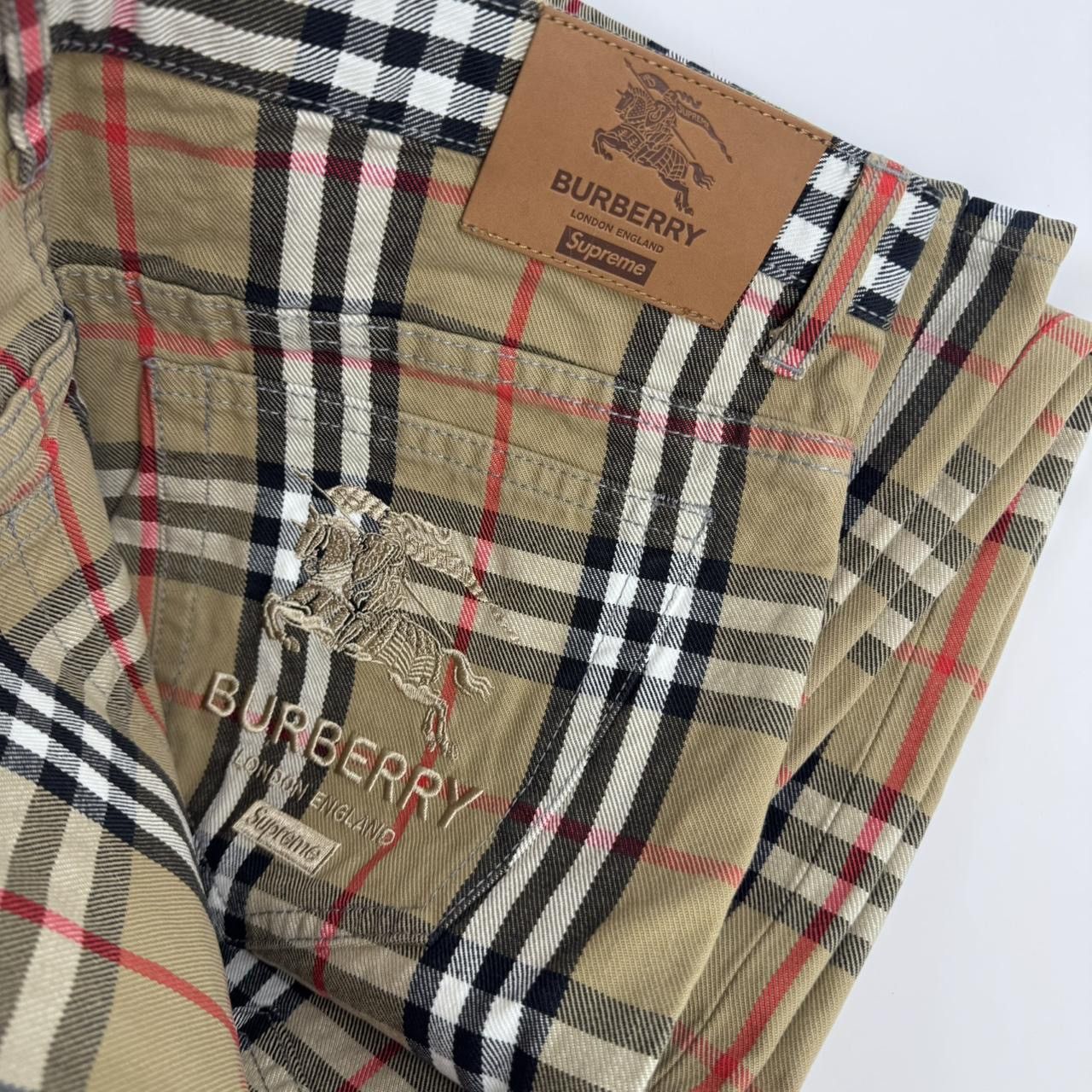 Burberry × Supreme Supreme x Burberry nova check denim trousers DSWT (SS22) Size US 32 / EU 48 - 3 Thumbnail