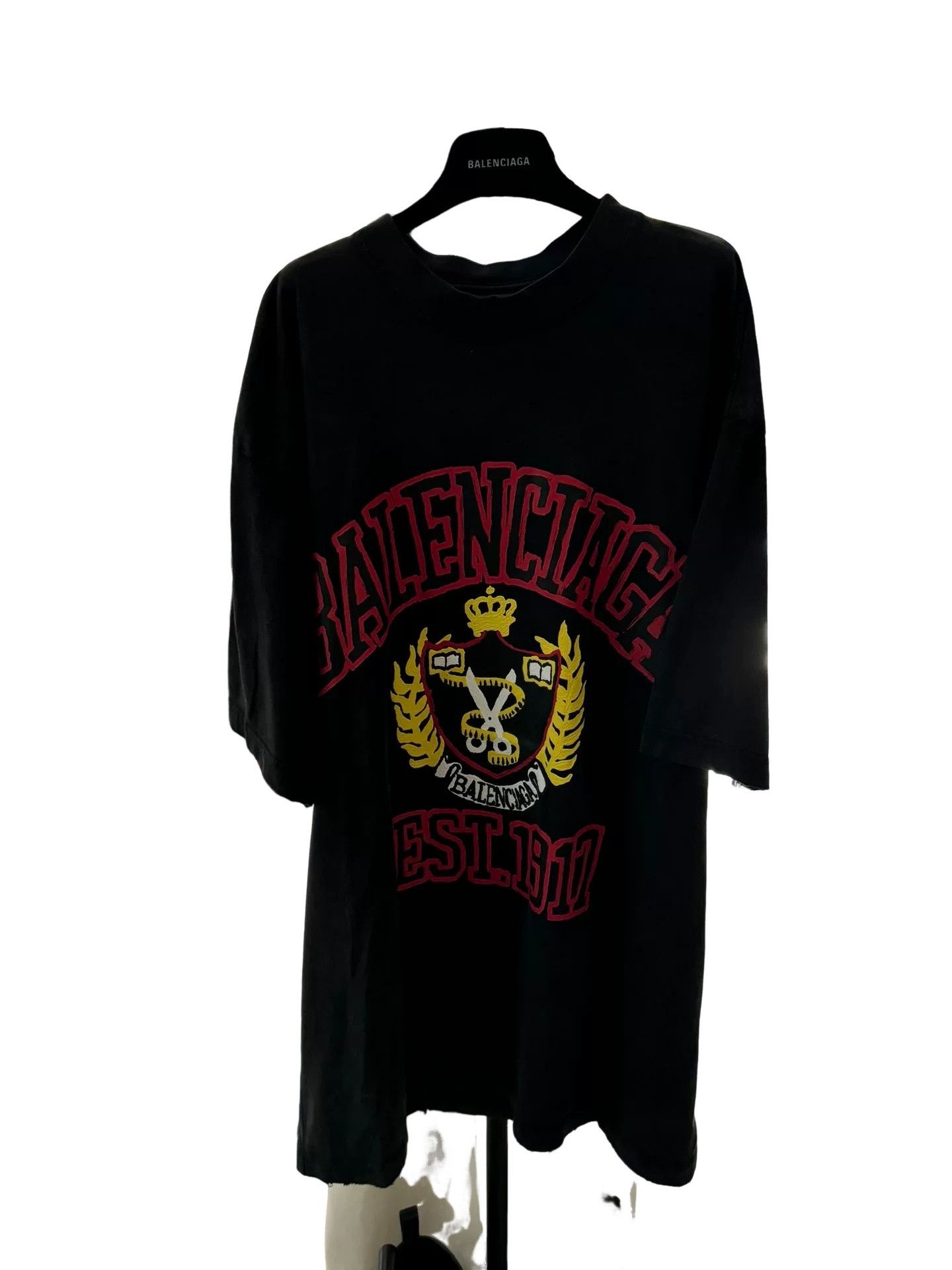 Balenciaga Balenciaga Crest Logo T-Shirt Size L Size US L / EU 52-54 / 3 - 1 Thumbnail