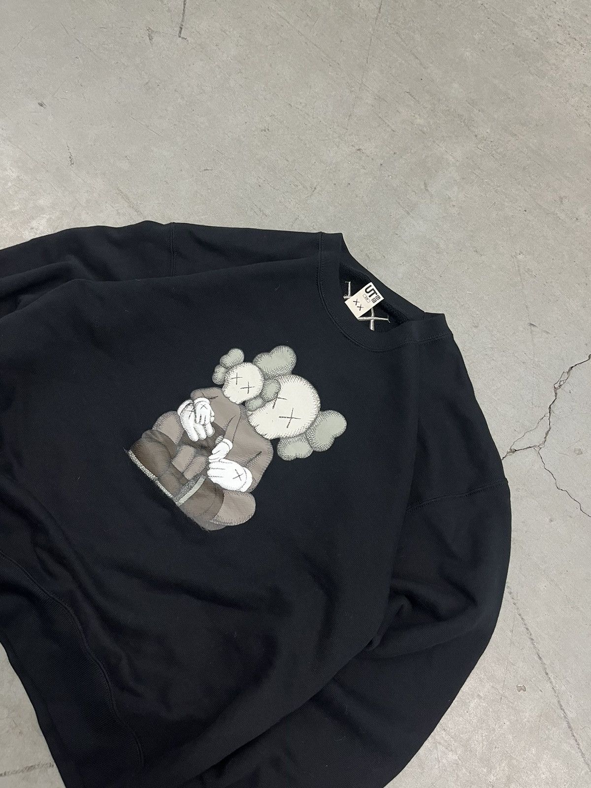Kaws × Uniqlo Kaws X Uniqlo Size US M / EU 48-50 / 2 - 1 Thumbnail