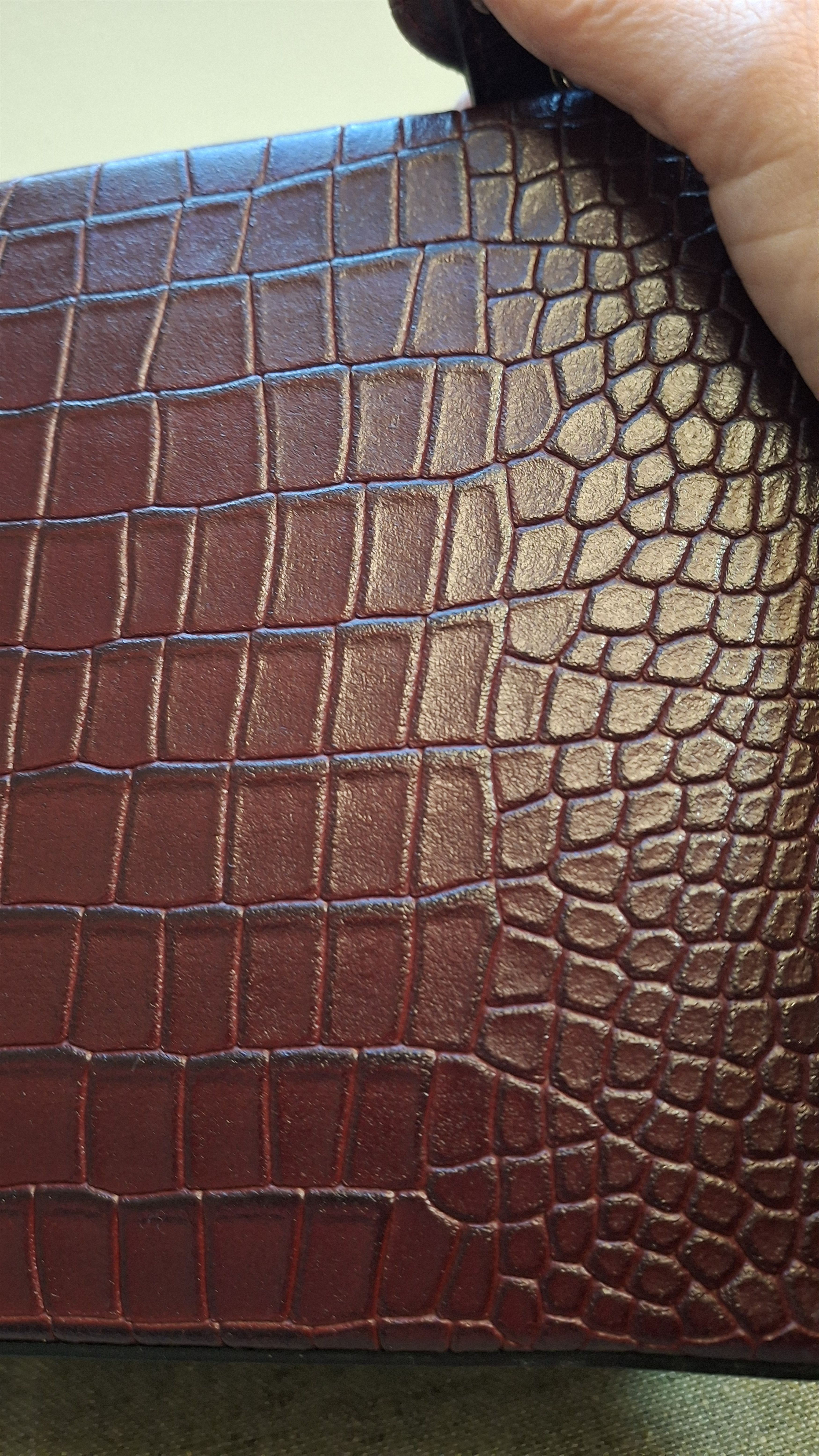 Vintage Avant-Garde Burgundy Croc Doctor Bag: Pristine Y2K Size ONE SIZE - 6 Thumbnail