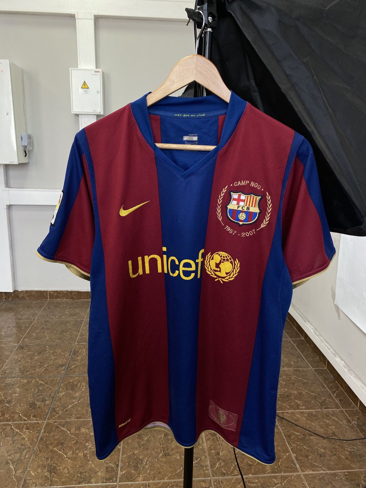 Nike Vintage 2007 F. C. Barcelona Nike Soccer Jersey T-Shirt Rare Size US M / EU 48-50 / 2 - 1 Thumbnail