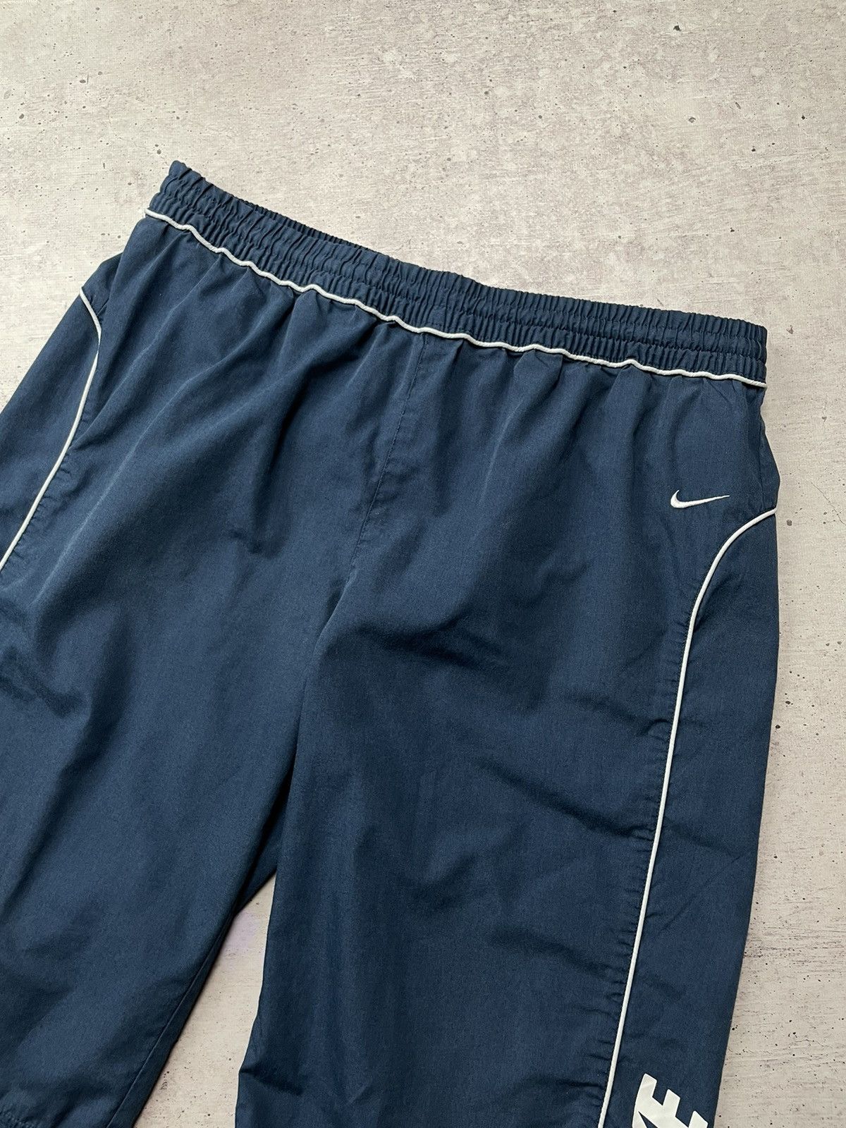 Nike × Vintage Vintage Nike Y2K Shorts Size L big logo Size US 33 - 5 Thumbnail
