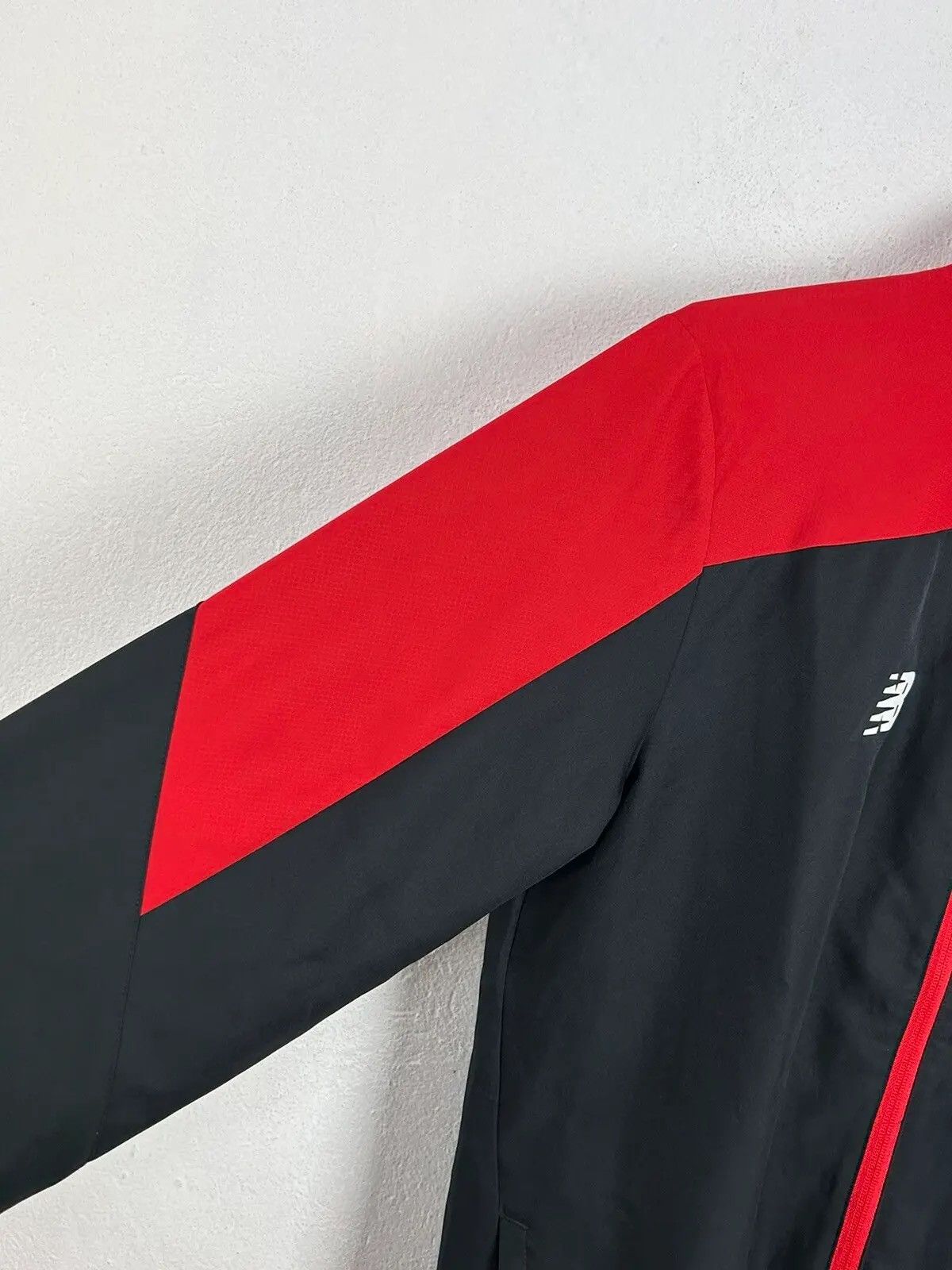 New Balance New Balance Liverpool FC 2015/16 Lightweight Training Jacket Size US S / EU 44-46 / 1 - 4 Thumbnail