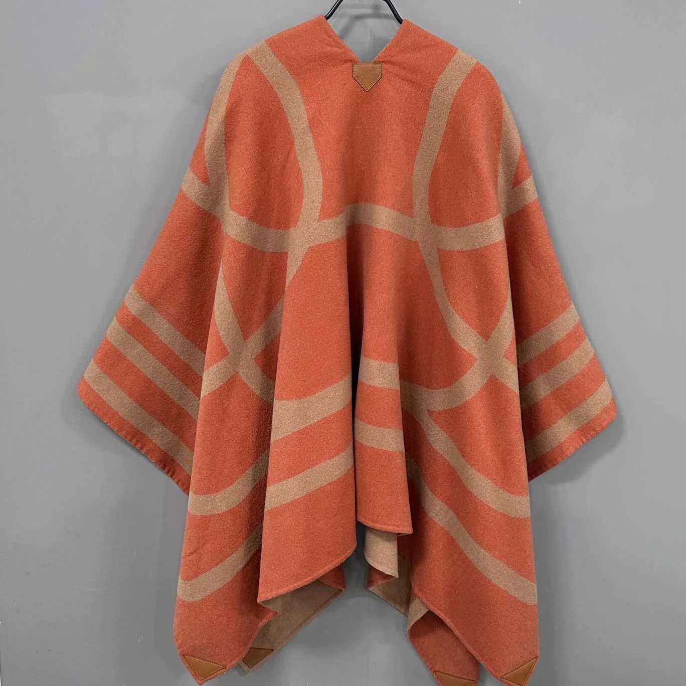 Hermes HERMES Orange Cashmere Cape 138x150cm Size ONE SIZE - 3 Thumbnail