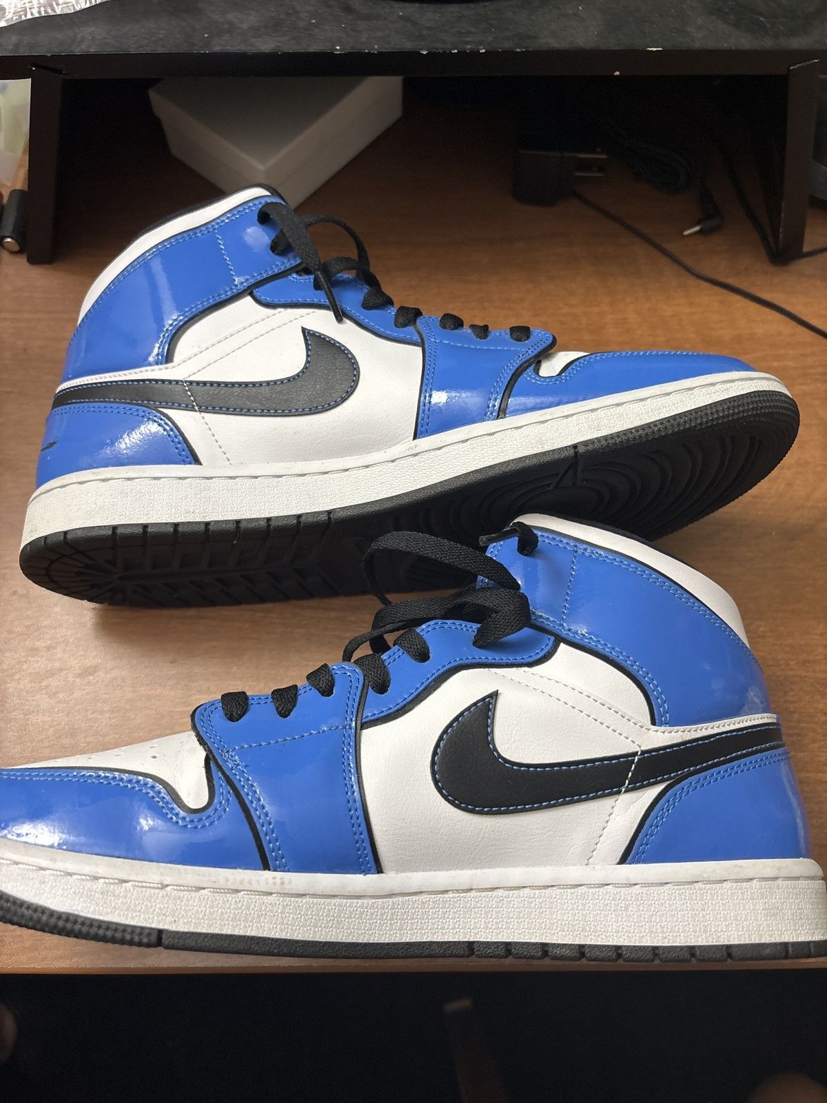 Jordan Brand jordan 1 mid Size US 11.5 / EU 44-45 - 4 Thumbnail
