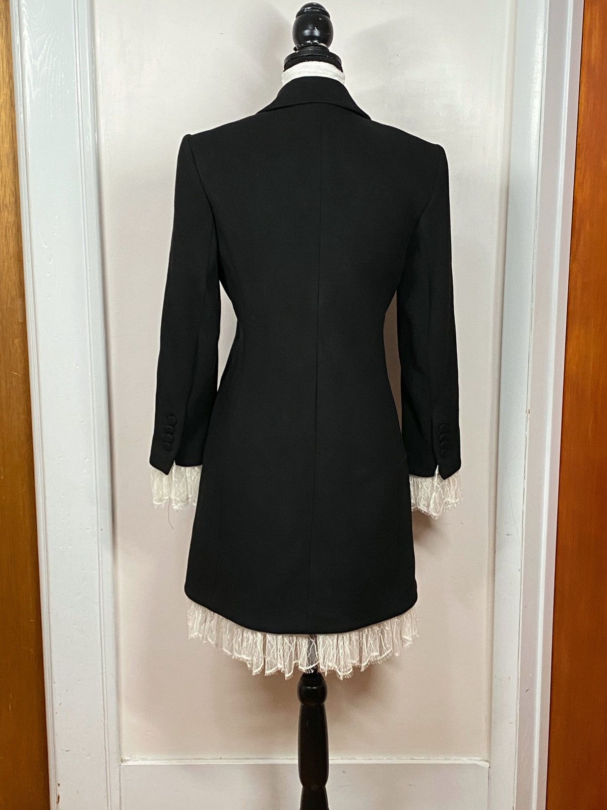 Cinq a Sept Cinq à Sept Roxie Lace-Trim Tailored Coat size S Size S / US 4 / IT 40 - 11 Thumbnail