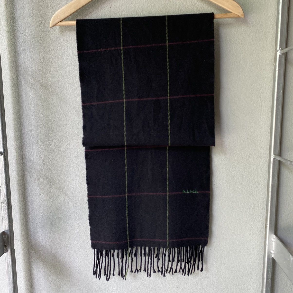Paul Smith Paul Smith Black Scarf with Green Logo Embroidery Size ONE SIZE - 7 Thumbnail