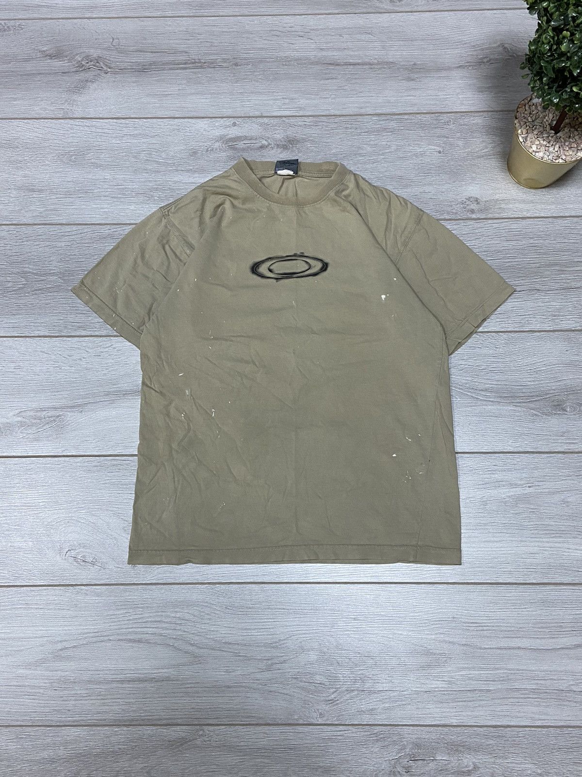 Vintage Oakley vintage painted distressed big logo circle t-shirt Size US M / EU 48-50 / 2 - 1 Thumbnail