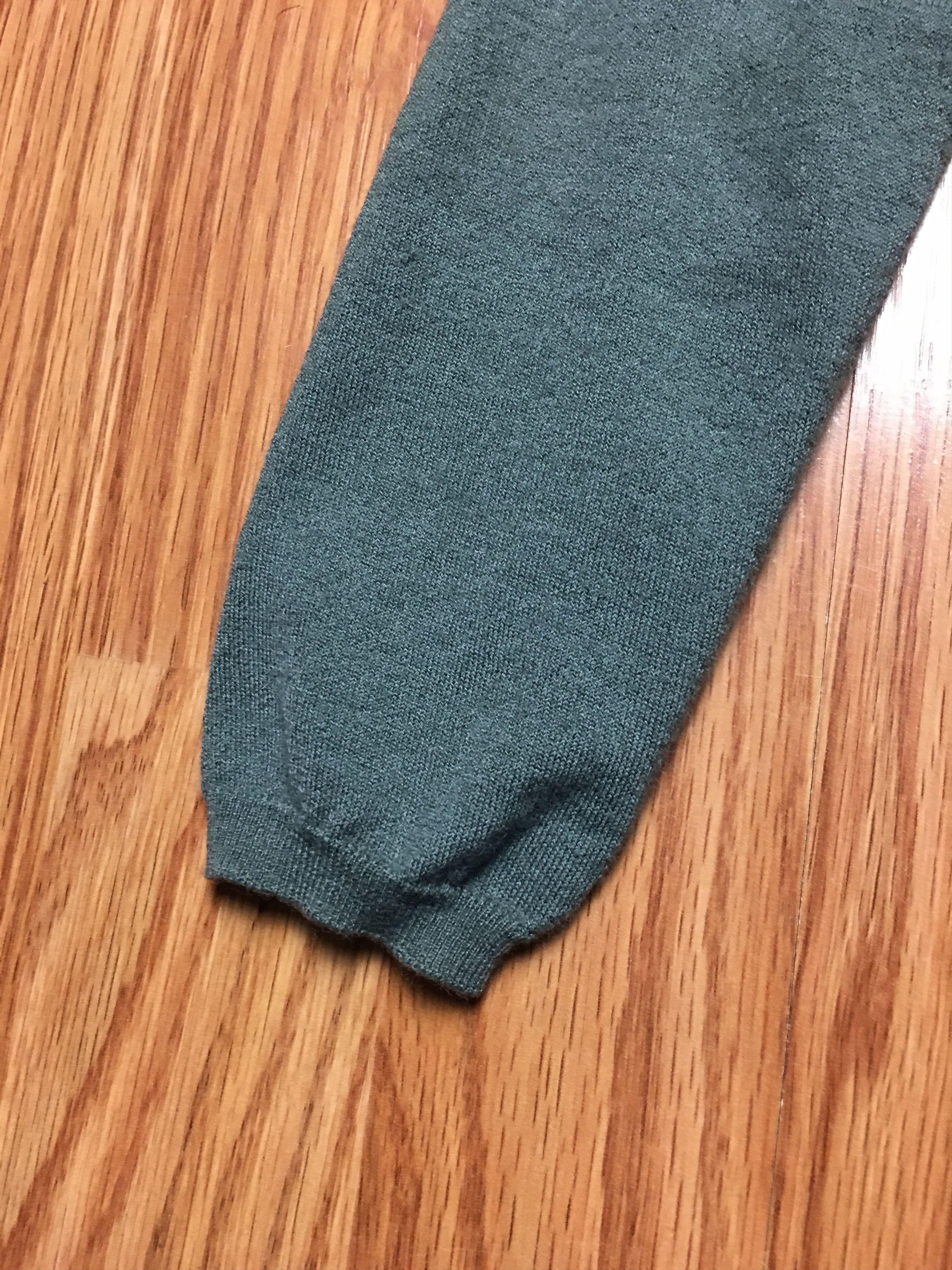 Brunello Cucinelli Brunello Cucinelli Cashmere V-Neck Sweater EU M/ US L Size L / US 10 / IT 46 - 10 Thumbnail