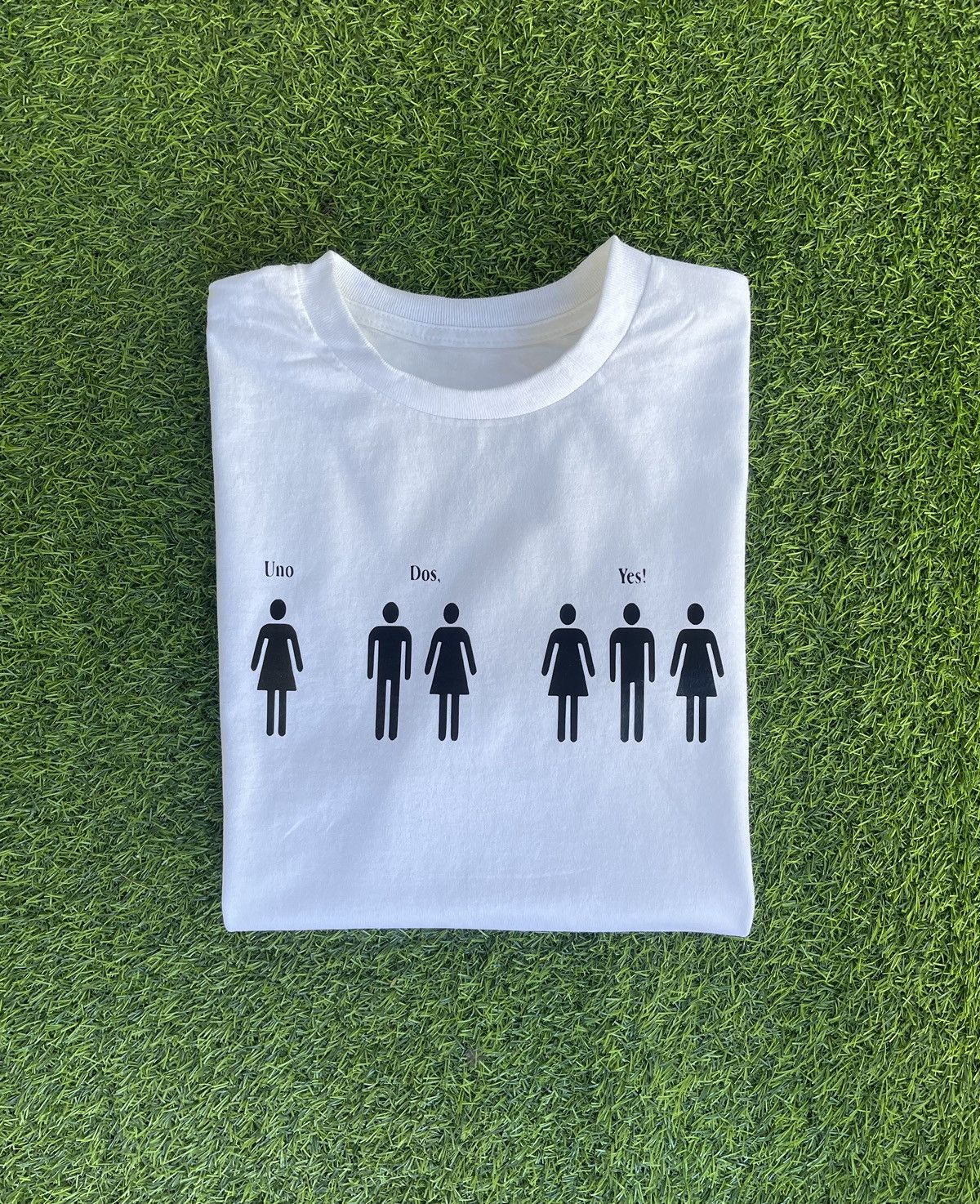 Vintage UNO, DOS, YES! TSHIRT Size US M / EU 48-50 / 2 - 1 Thumbnail