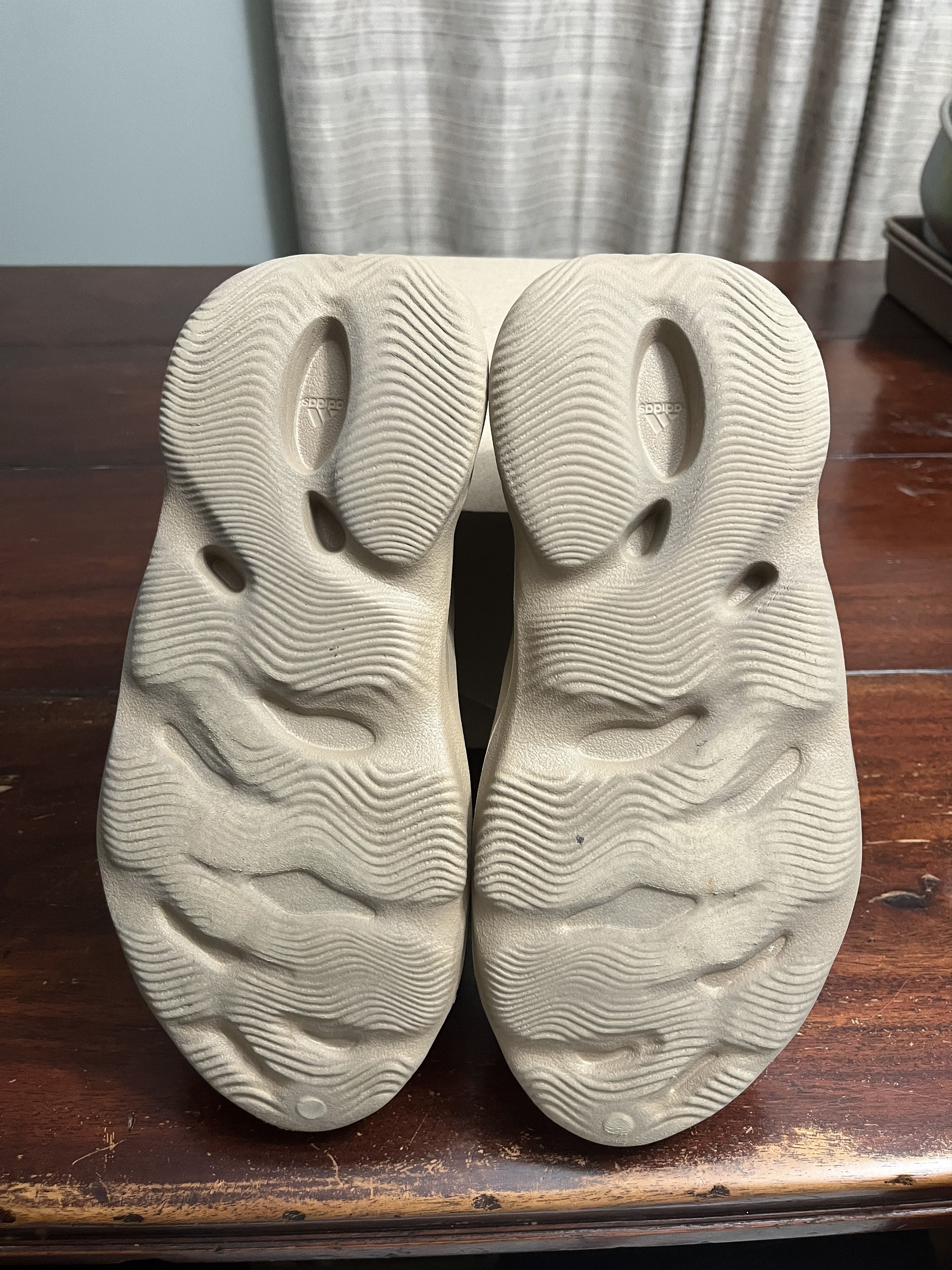 Adidas adidas Yeezy Foam RNR Clay Taupe Size US 11 / EU 44 - 6 Thumbnail