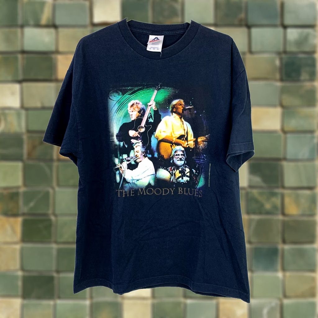 Vintage VINTAGE Moody Blues 2002 US Tour Band Tee T-Shirt XL Alstyle Apparel & Activewear Unisex Adults Blue 100% Cotton Short Sleeve Crew Neck Denim? Size US XL / EU 56 / 4 - 1 Thumbnail